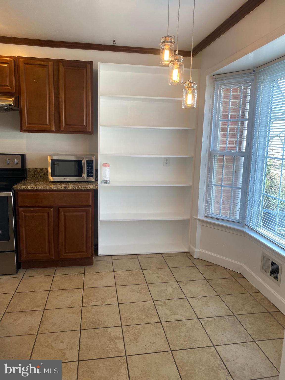 6 PRAIRIE ROSE LANE 12-3