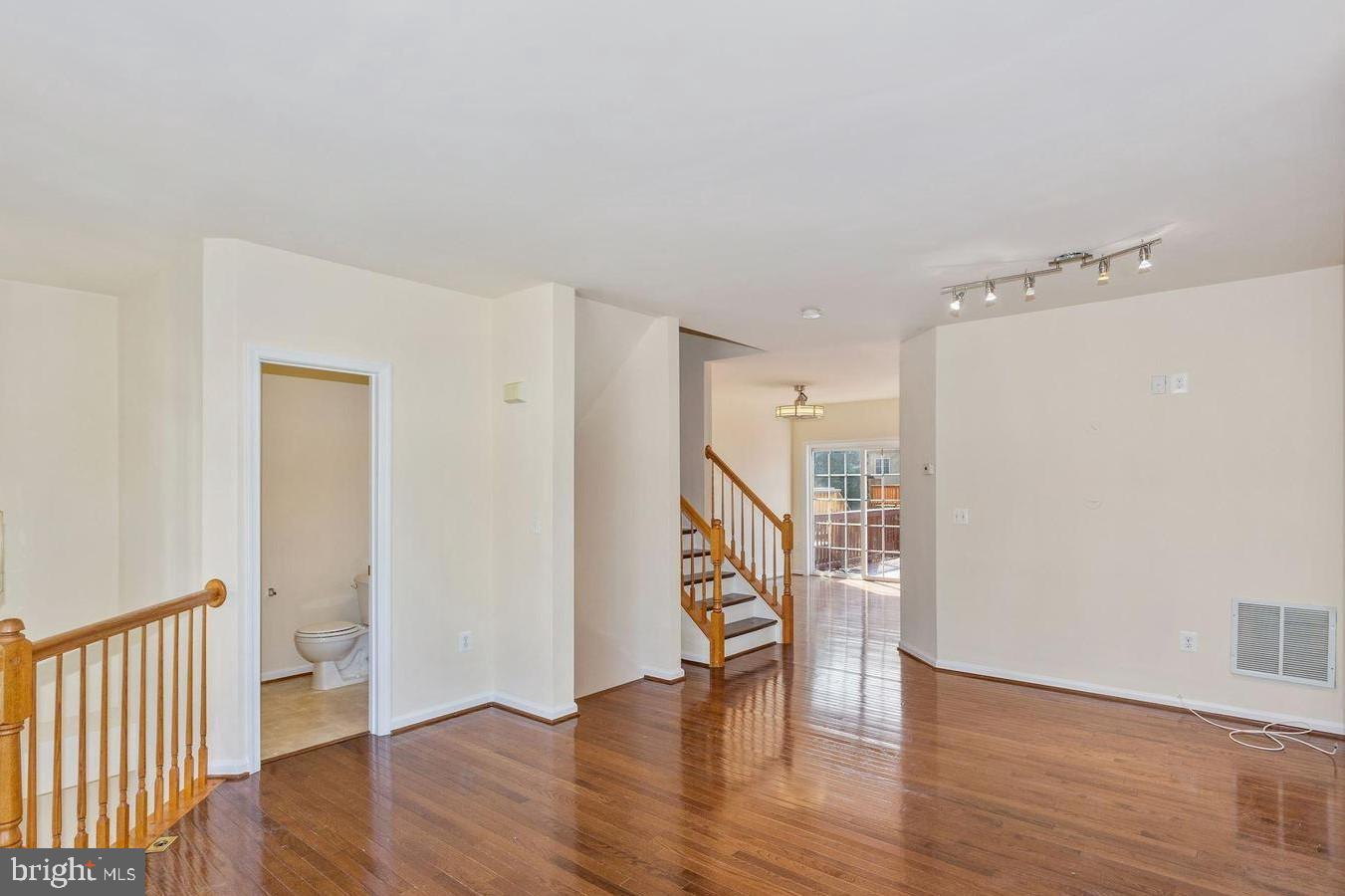 AZALEA WOODS - Residential