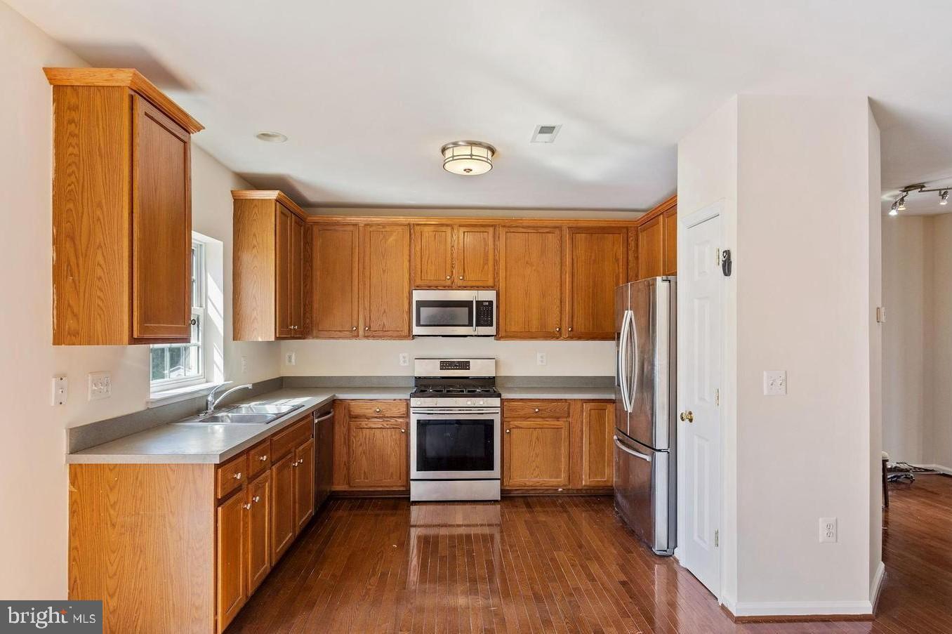 AZALEA WOODS - Residential