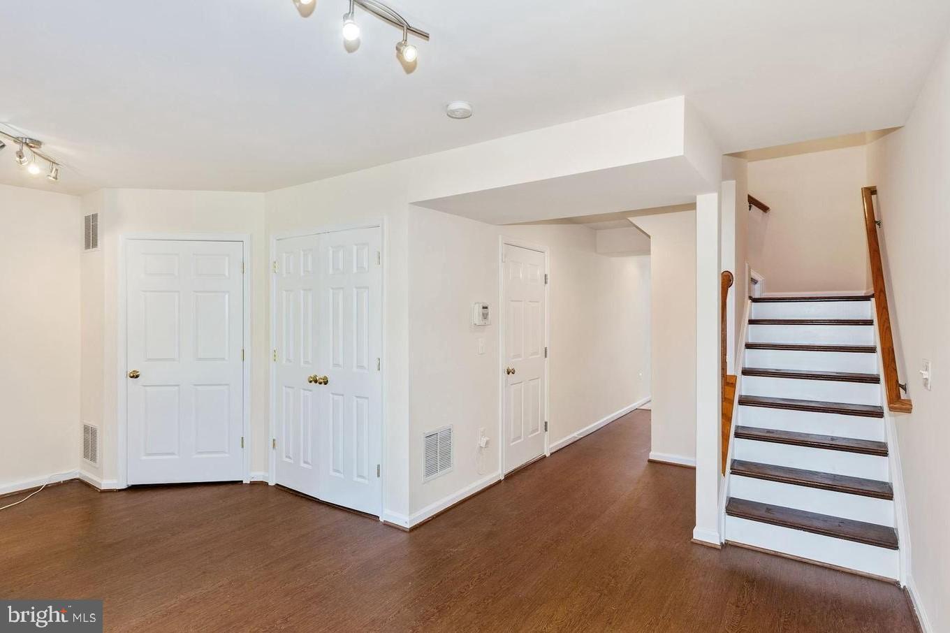 AZALEA WOODS - Residential