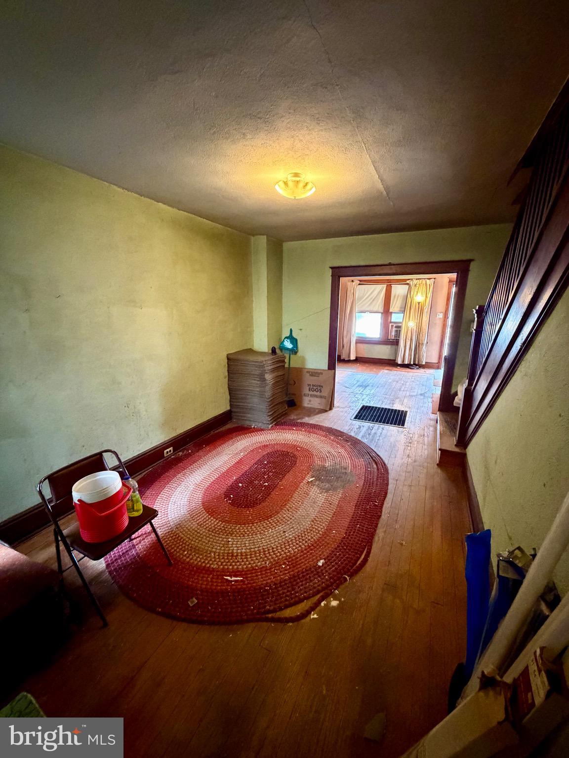 1112 W POPLAR STREET