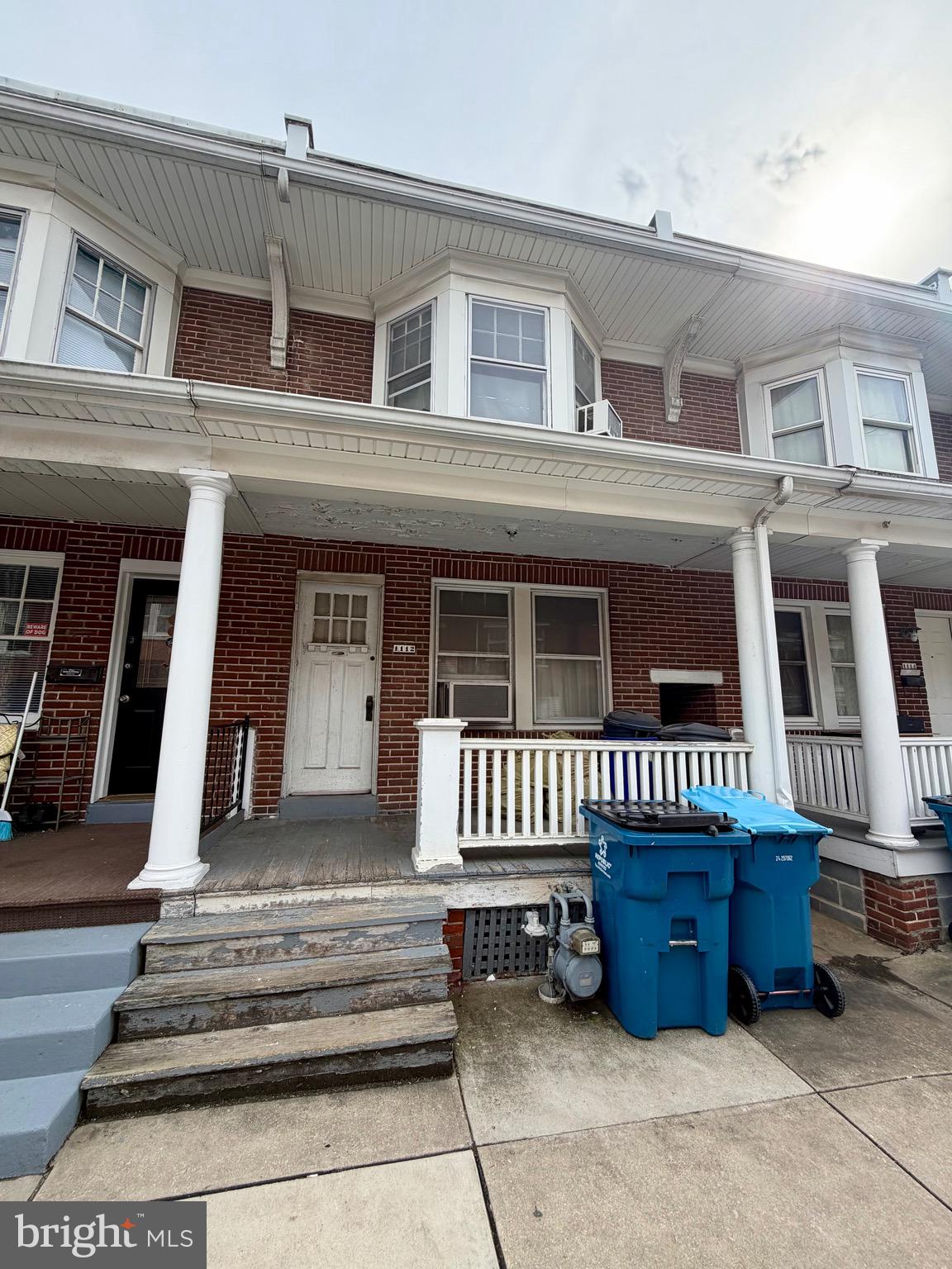 1112 W POPLAR STREET