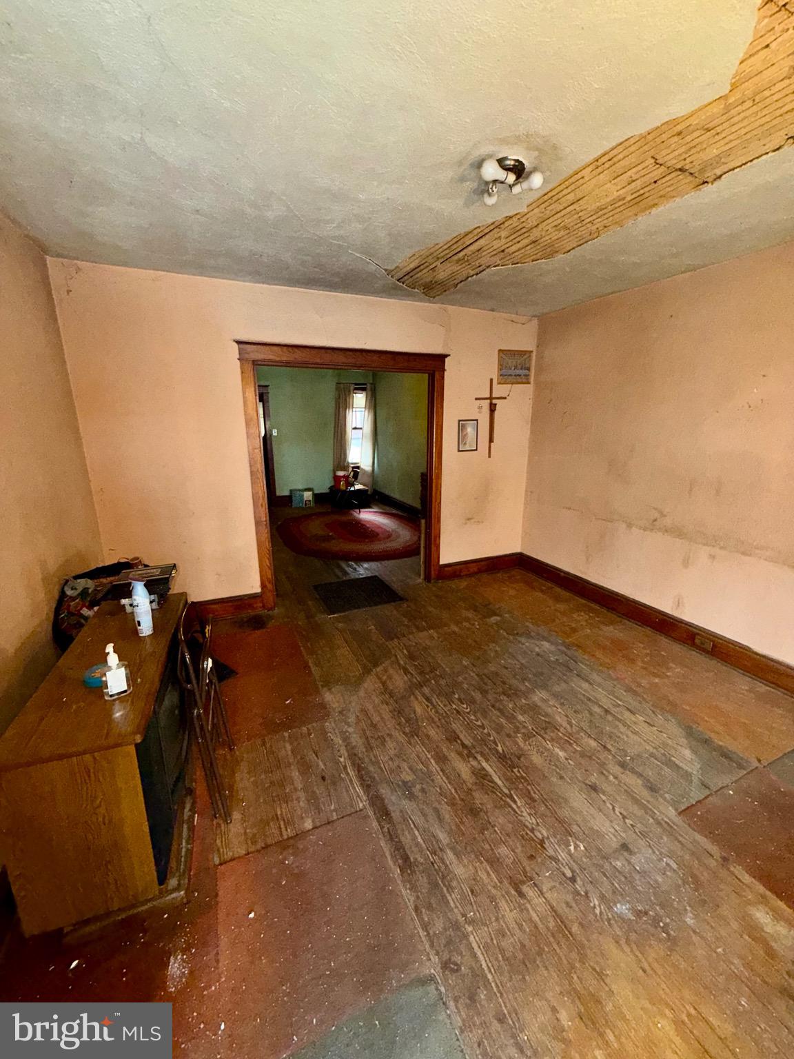 1112 W POPLAR STREET