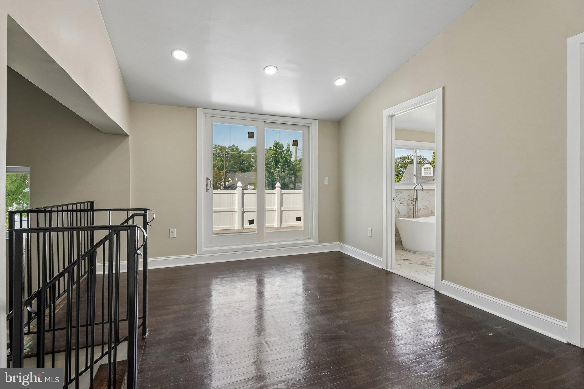 WYNNEWOOD - Residential