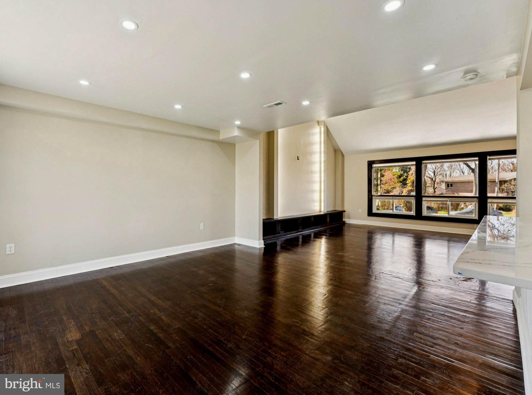 WYNNEWOOD - Residential