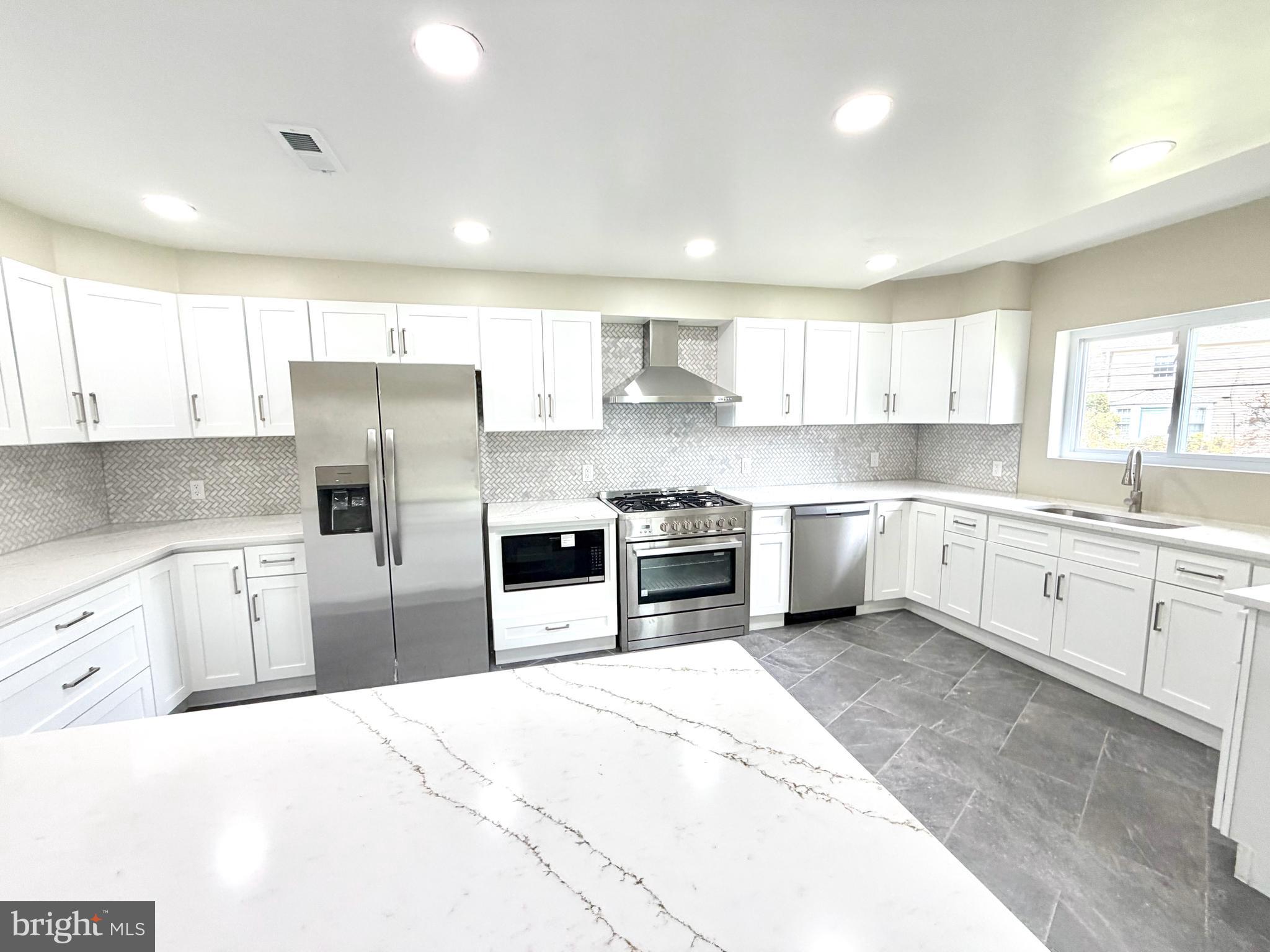 WYNNEWOOD - Residential