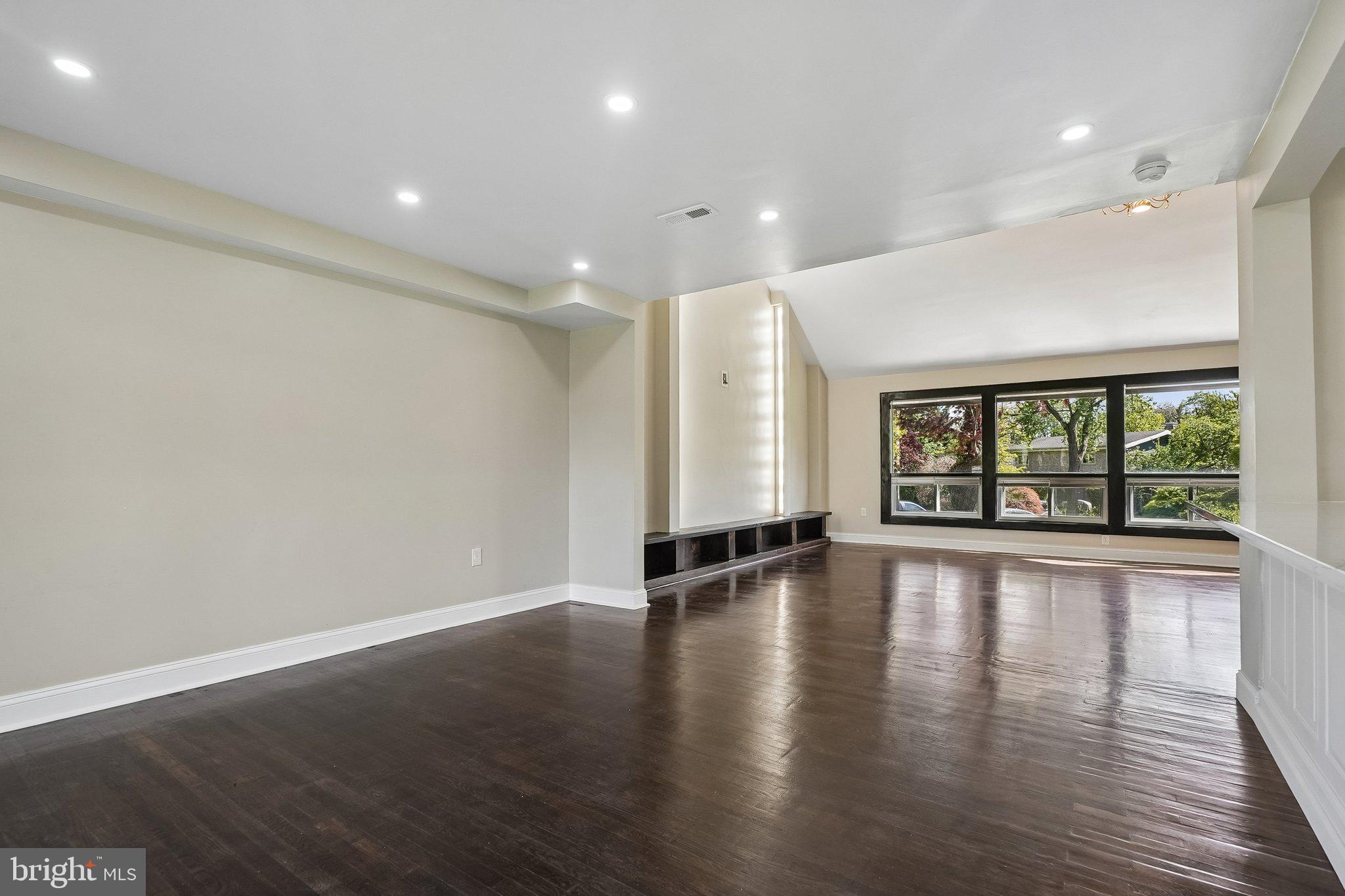 WYNNEWOOD - Residential