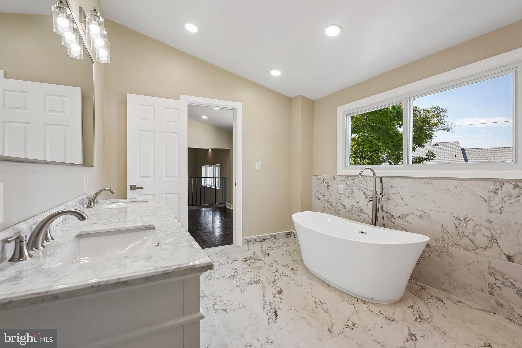 WYNNEWOOD - Residential
