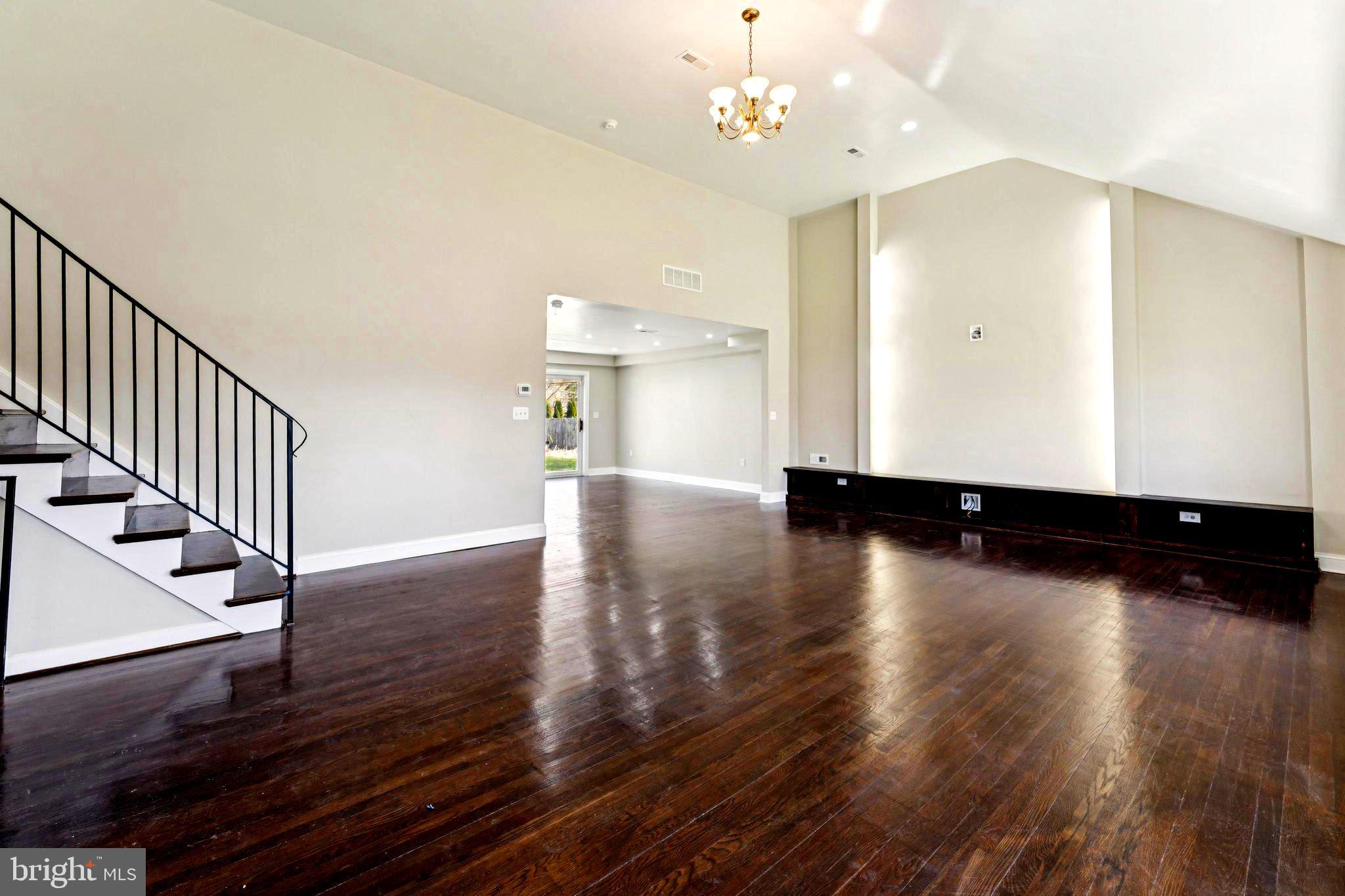 WYNNEWOOD - Residential