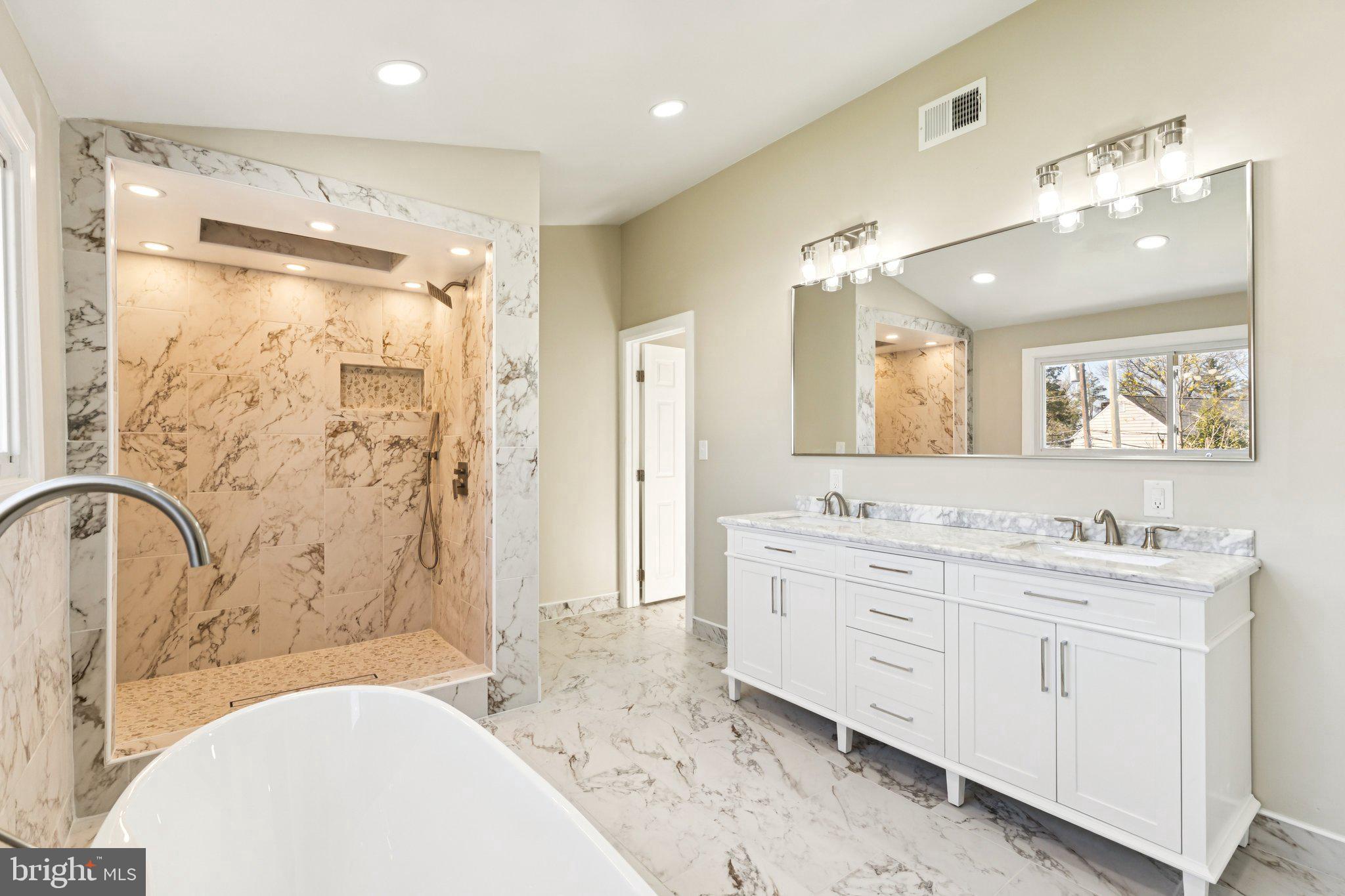 WYNNEWOOD - Residential