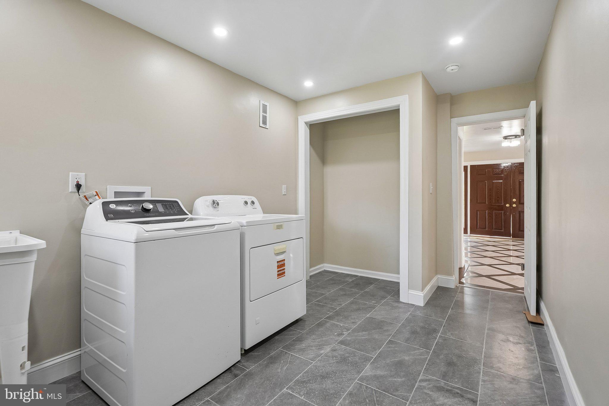 WYNNEWOOD - Residential