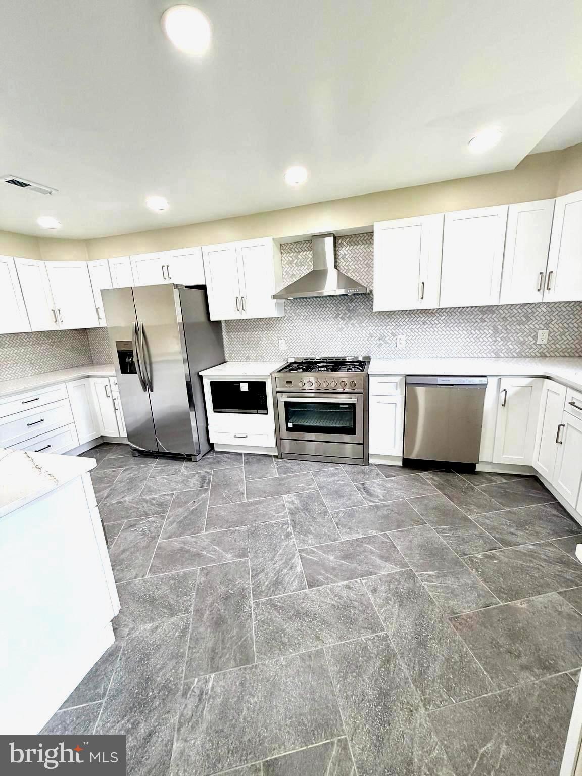 WYNNEWOOD - Residential