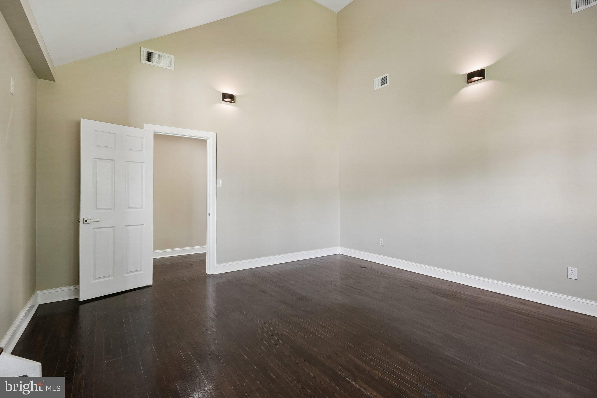 WYNNEWOOD - Residential