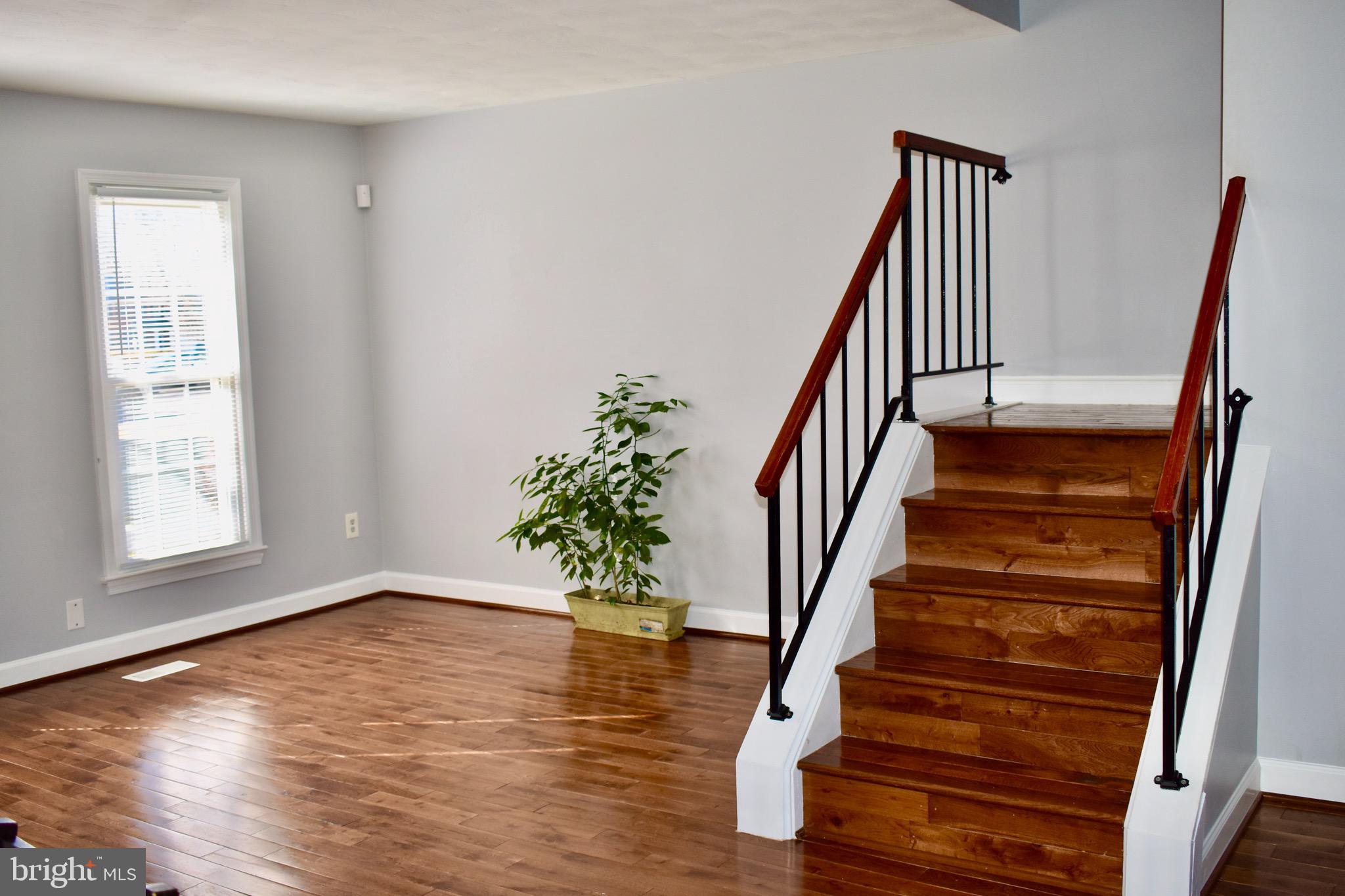 SARATOGA TOWNHOUSES - Residential