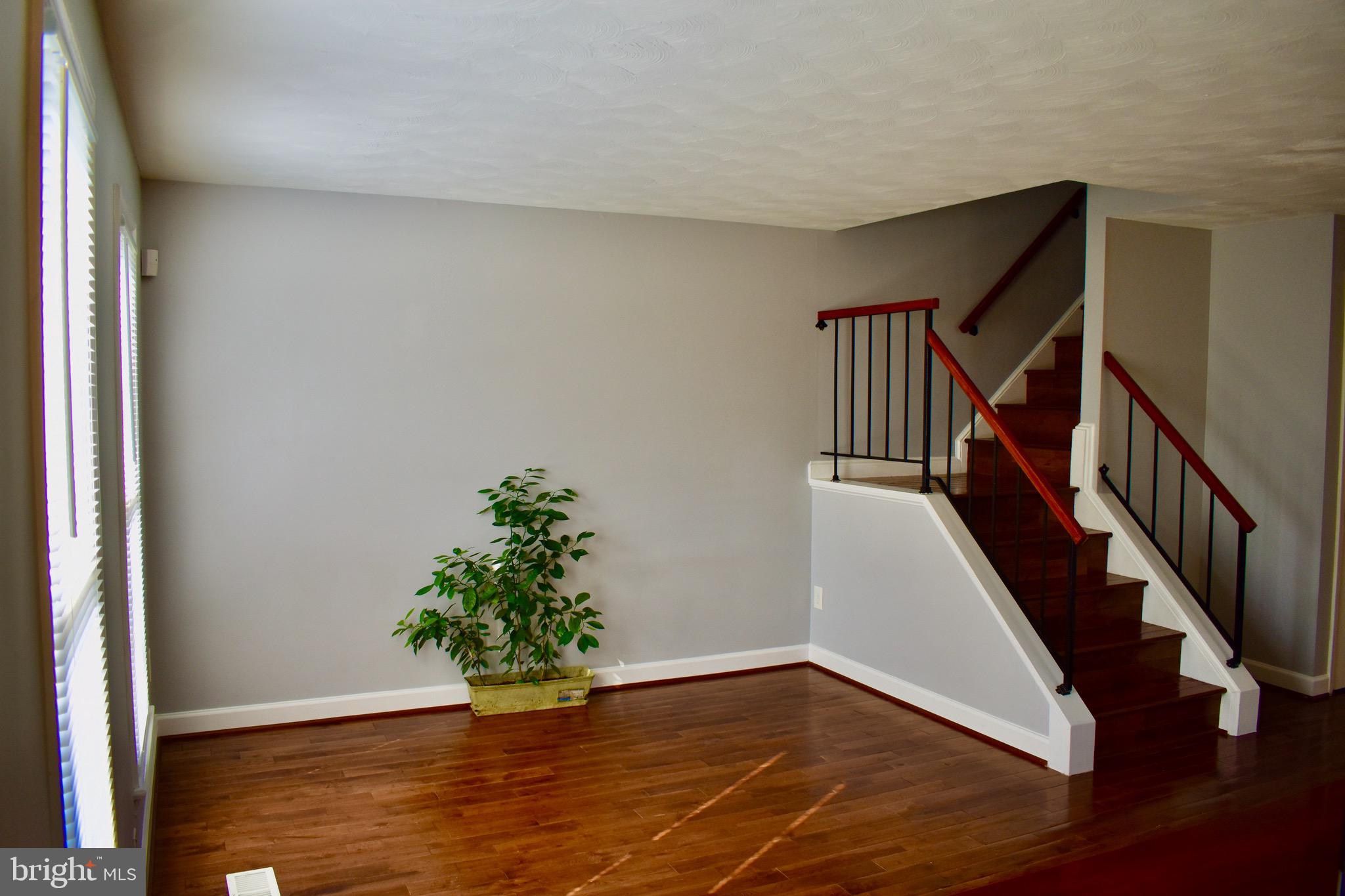 SARATOGA TOWNHOUSES - Residential