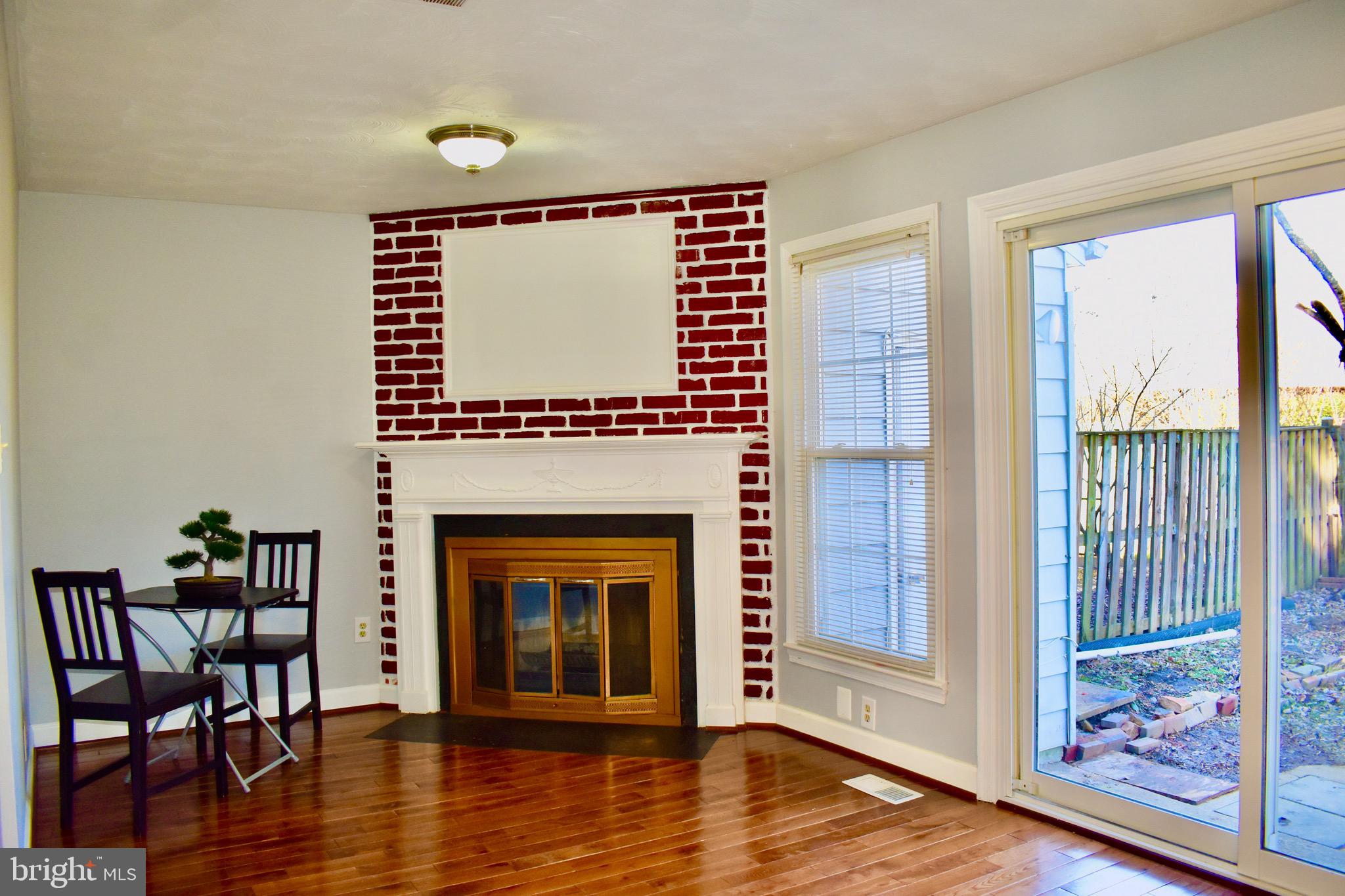 SARATOGA TOWNHOUSES - Residential