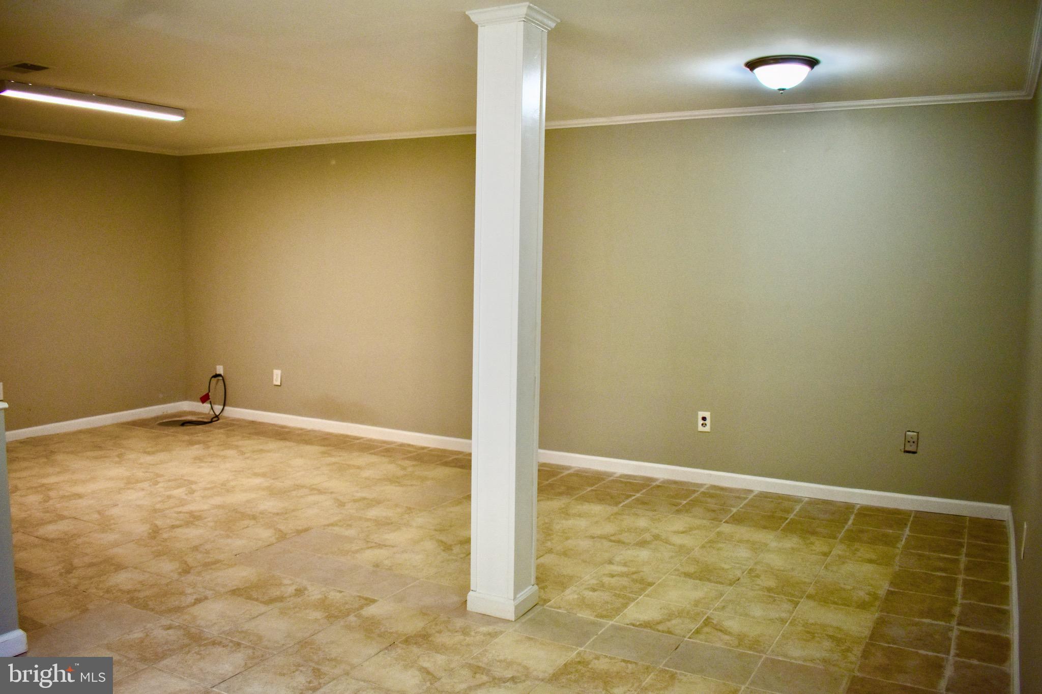 SARATOGA TOWNHOUSES - Residential