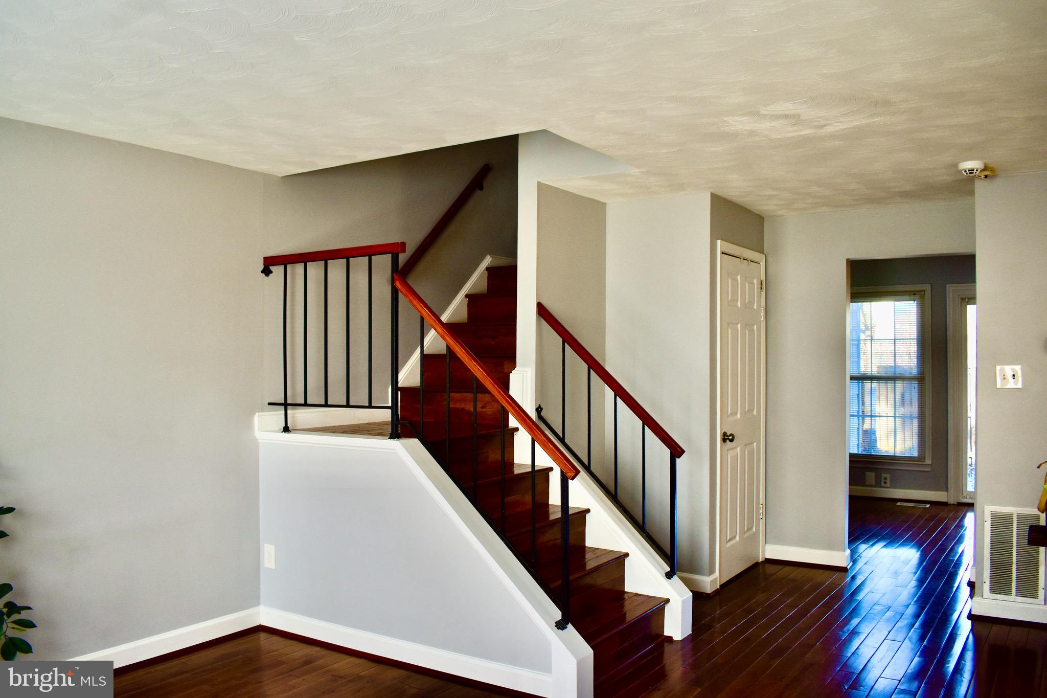 SARATOGA TOWNHOUSES - Residential