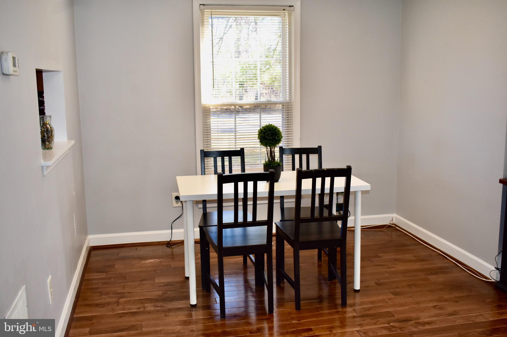 SARATOGA TOWNHOUSES - Residential