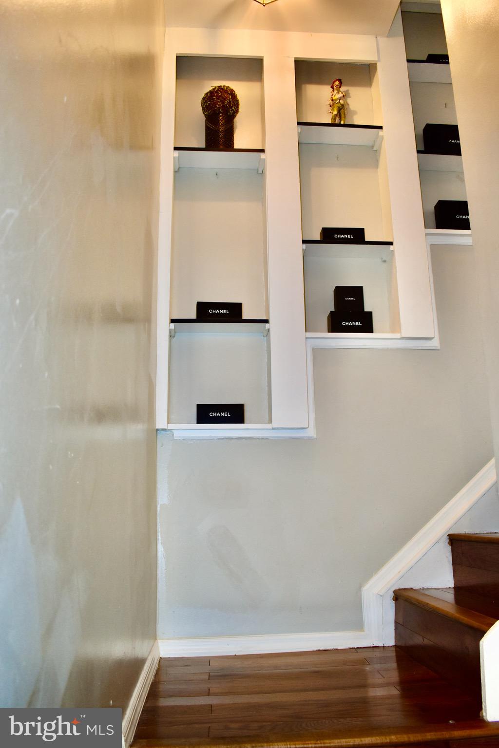 SARATOGA TOWNHOUSES - Residential