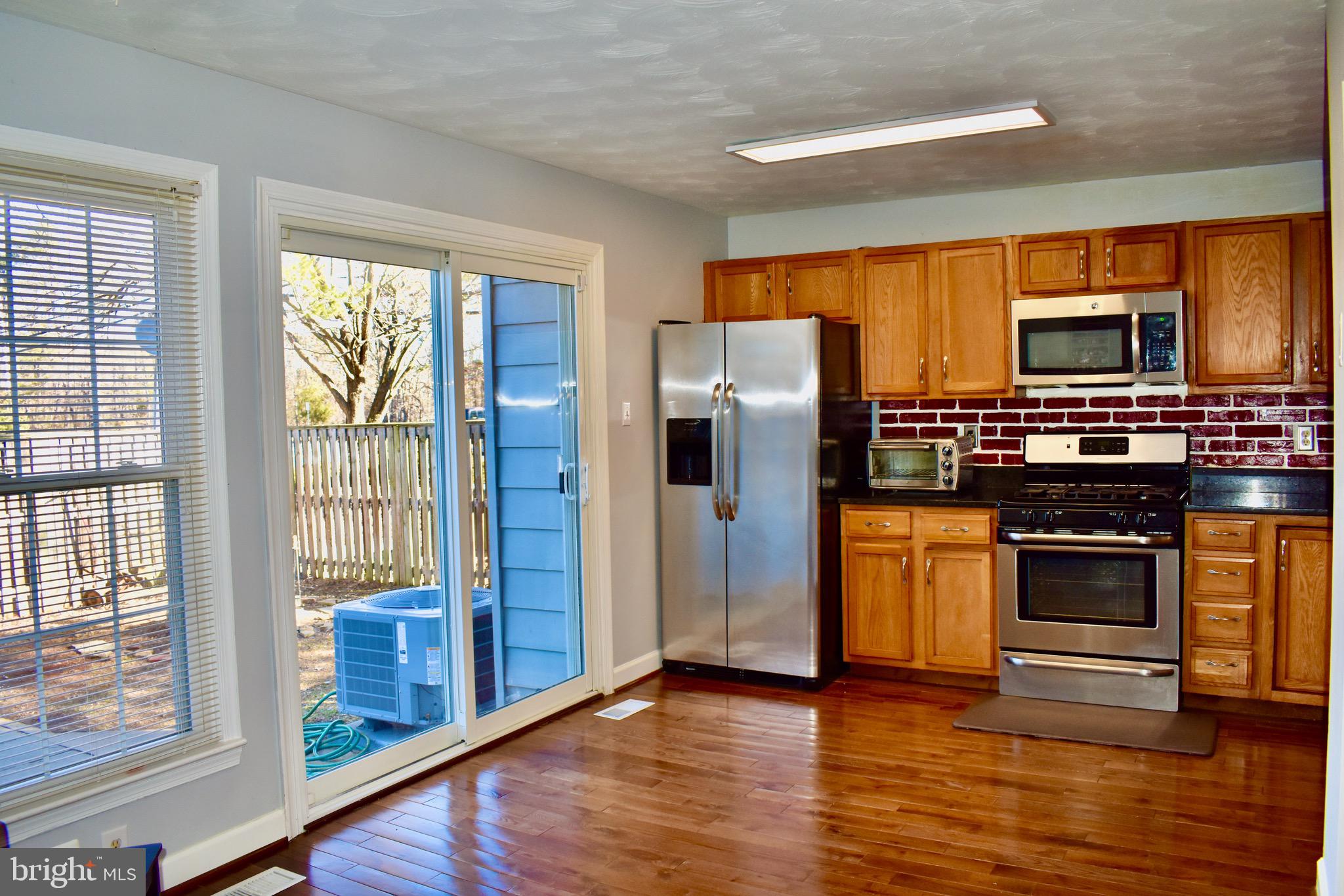 SARATOGA TOWNHOUSES - Residential