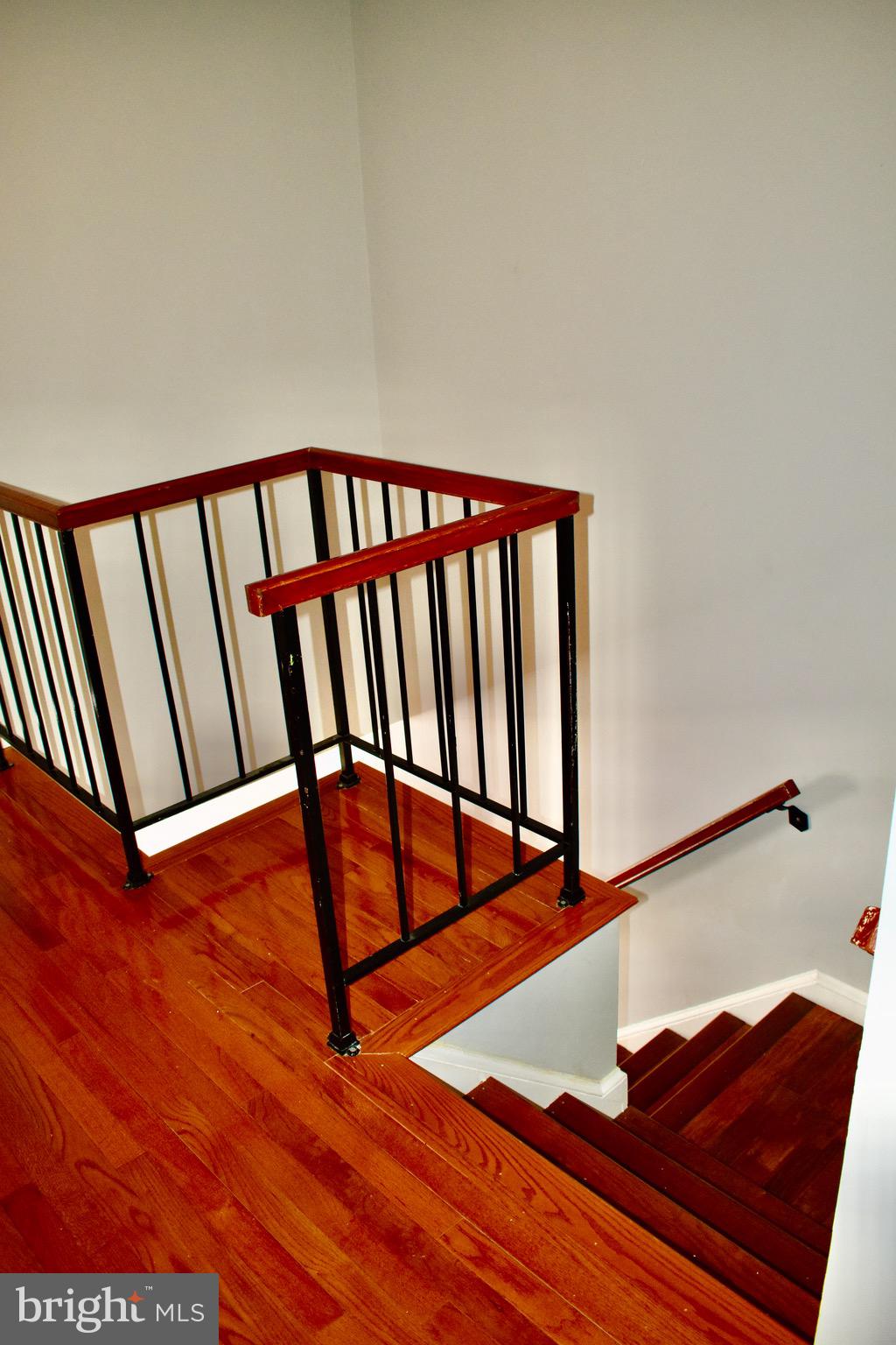 SARATOGA TOWNHOUSES - Residential