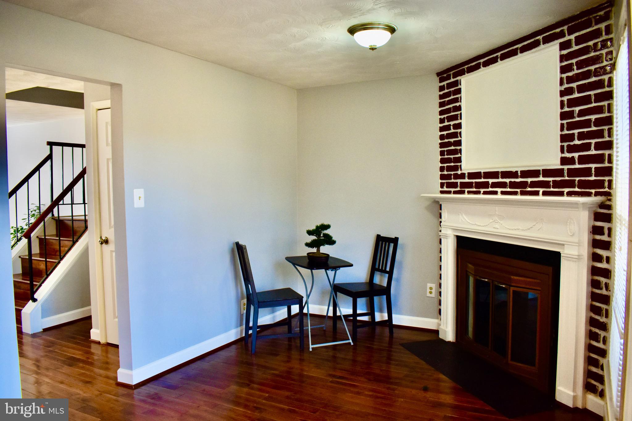 SARATOGA TOWNHOUSES - Residential