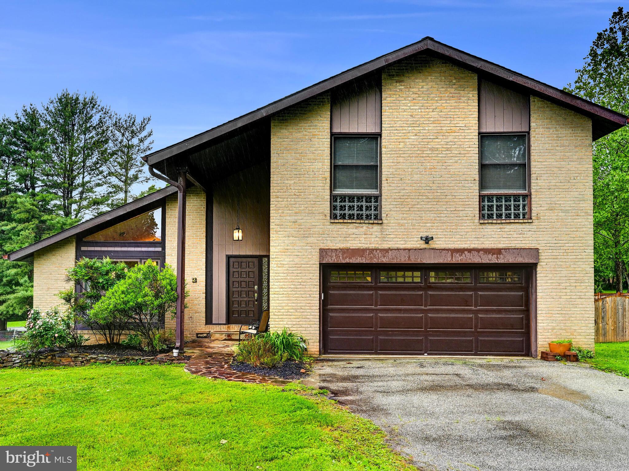 2 BARNSTABLE COURT