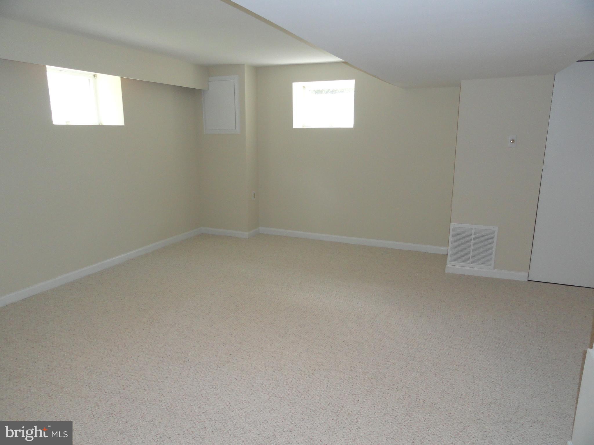 ROSEMONT - Residential Lease