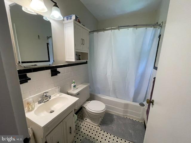 ROSEMONT - Residential Lease