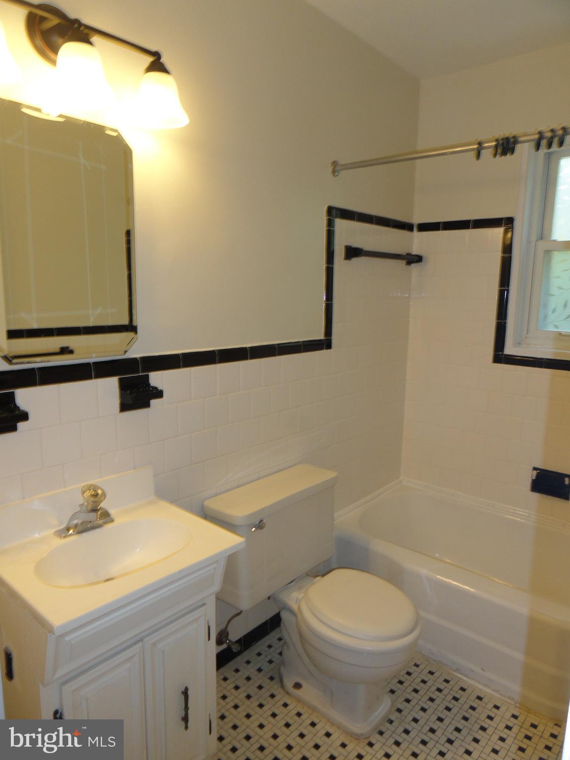 ROSEMONT - Residential Lease