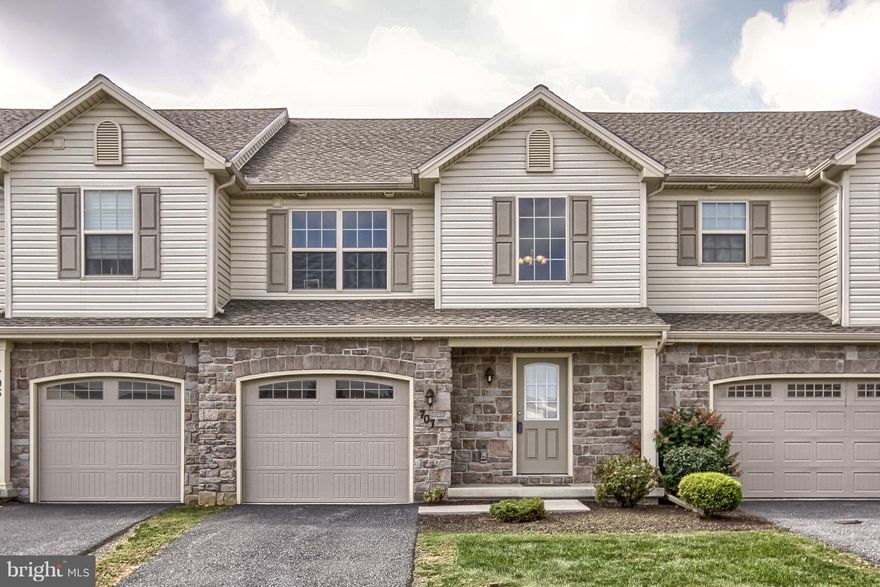 Gorgeous like new 3 bedroom home in Dorset Square of Winding Hills.   Enjoy maintenance free living year round.  Immediate occupancy available.   Just steps away from one of the nicest community pools in the area complete with fitness center and playground.  This home features a 2 story foyer, hardwood floors, walk in pantry,  stainless steel appliances,  and a full basement.  The spacious master bedroom features a very large bathroom and walk in closet.