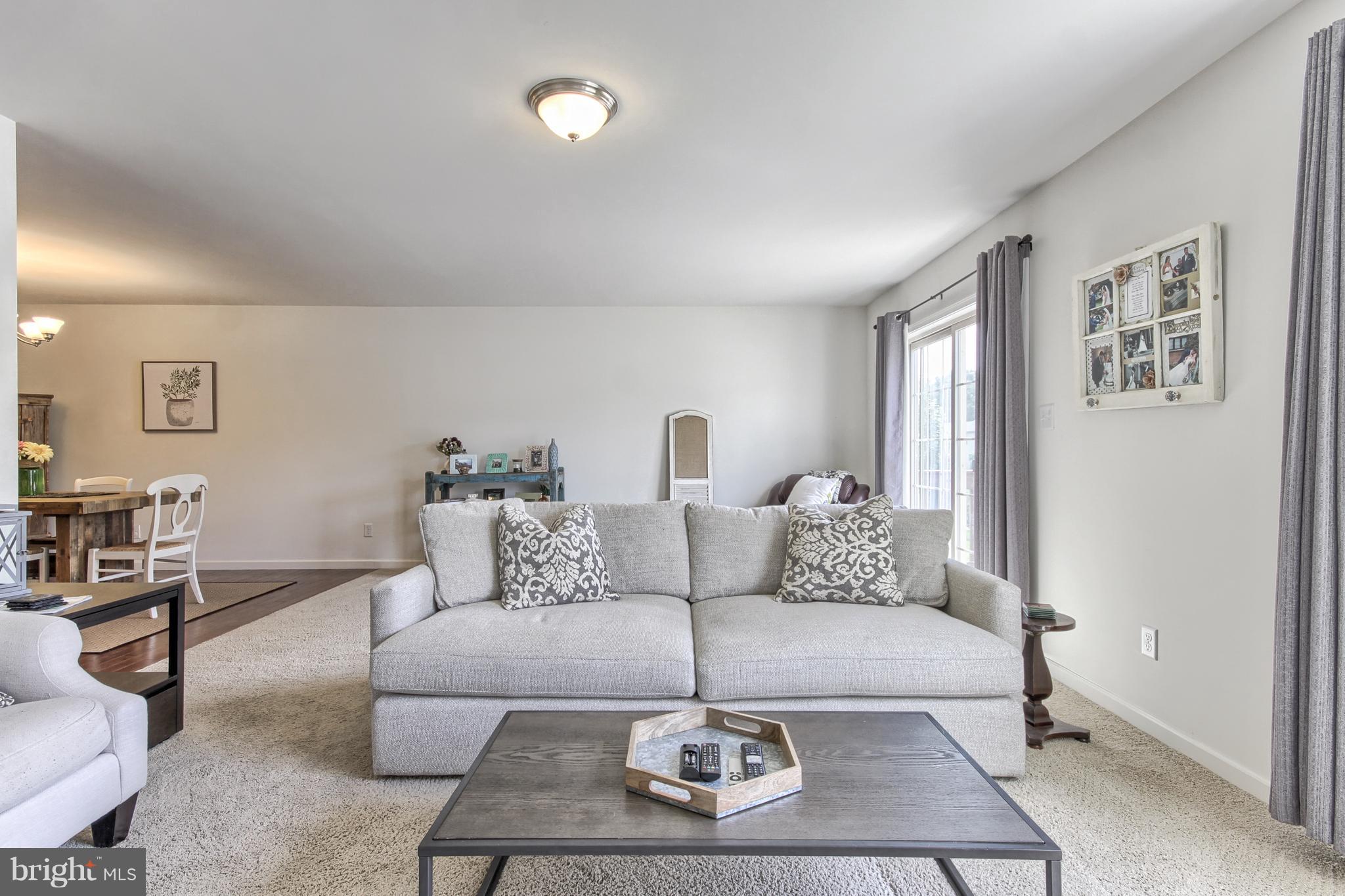 DORSET SQUARE AT WINDING HILLS - Residential