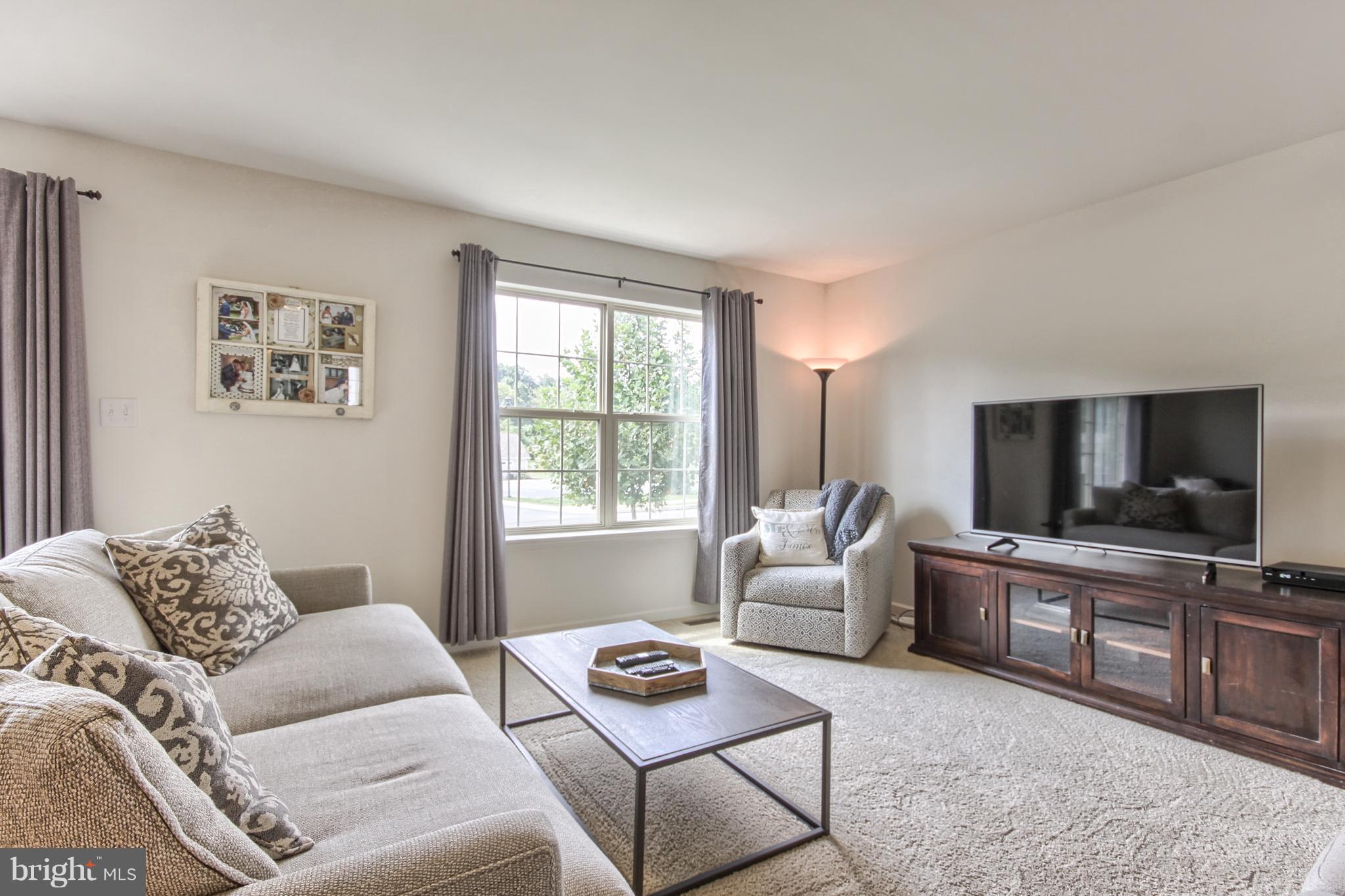 DORSET SQUARE AT WINDING HILLS - Residential