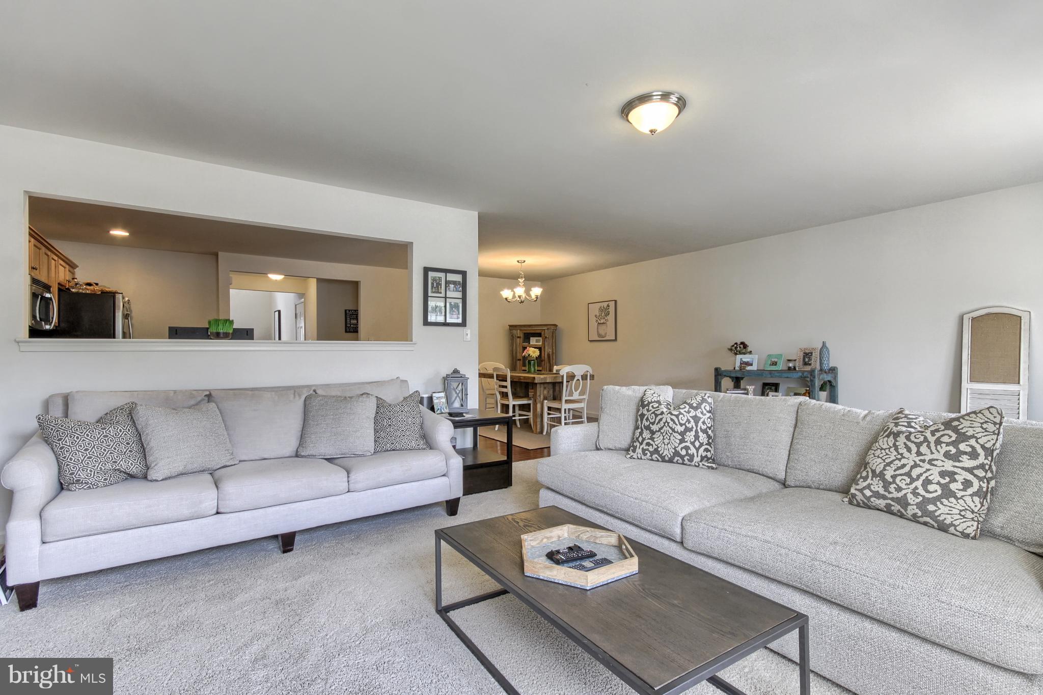 DORSET SQUARE AT WINDING HILLS - Residential