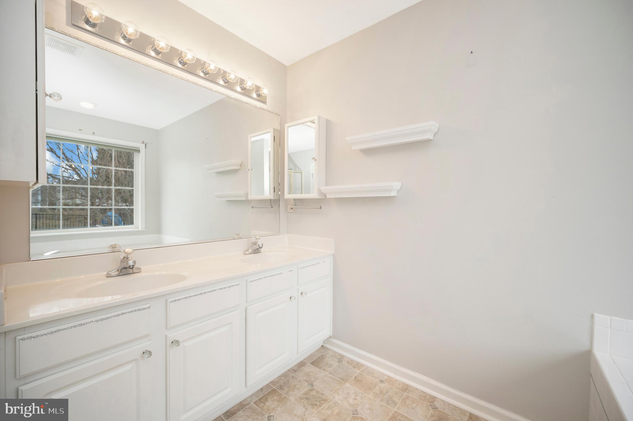 LEE'S HILL - Residential