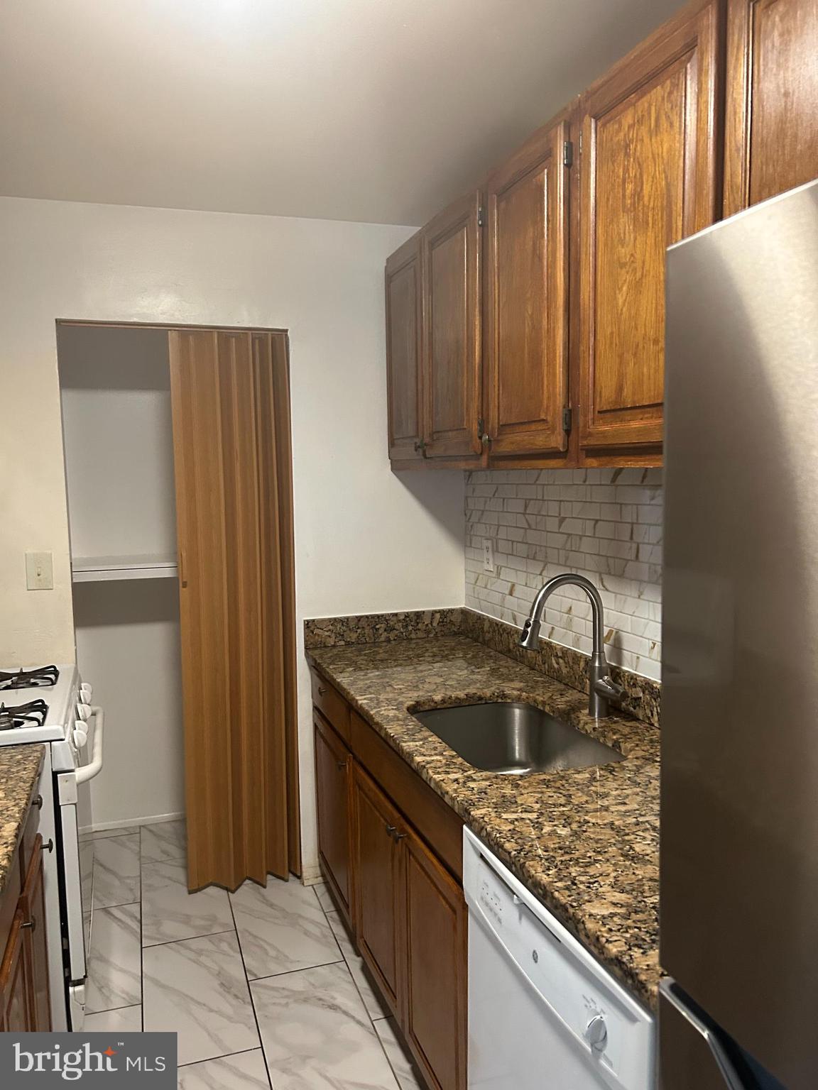 FRENCHMANS CREEK - Residential Lease