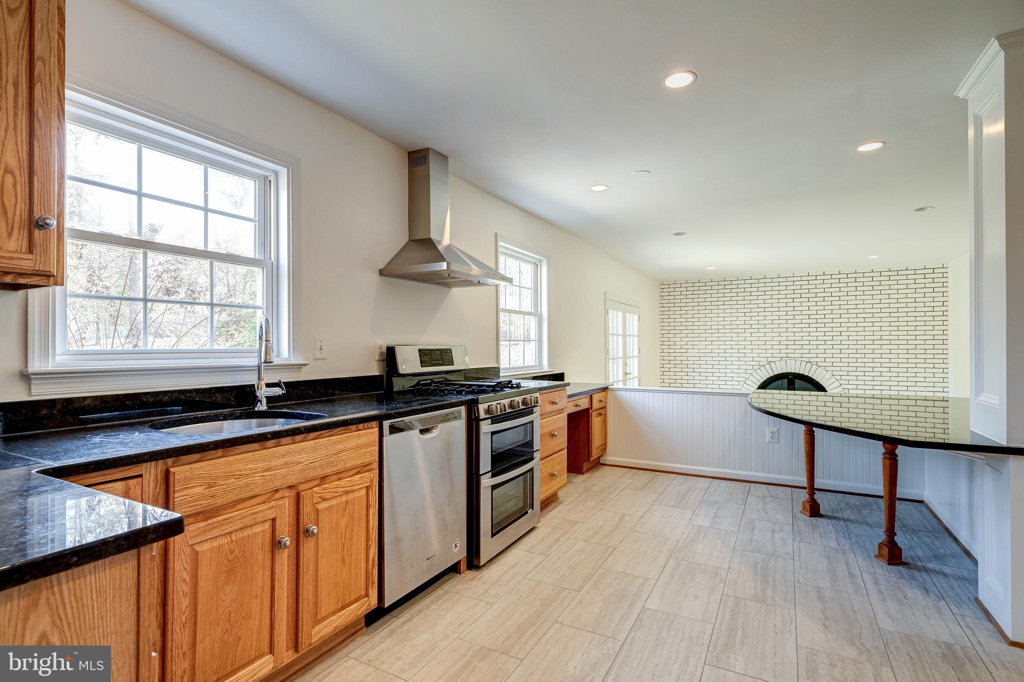 LAYHILL VIEW - Residential Lease