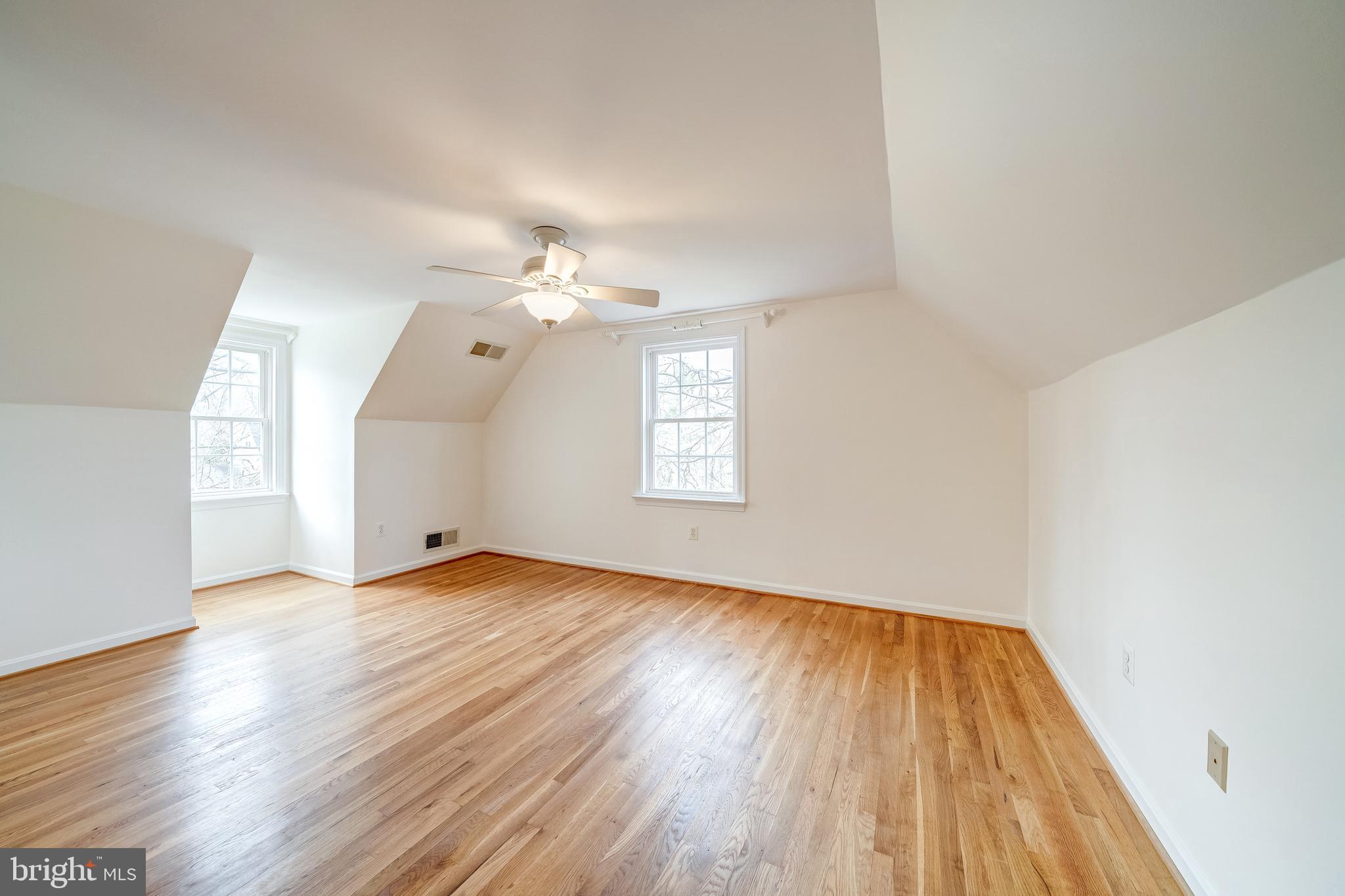 LAYHILL VIEW - Residential Lease