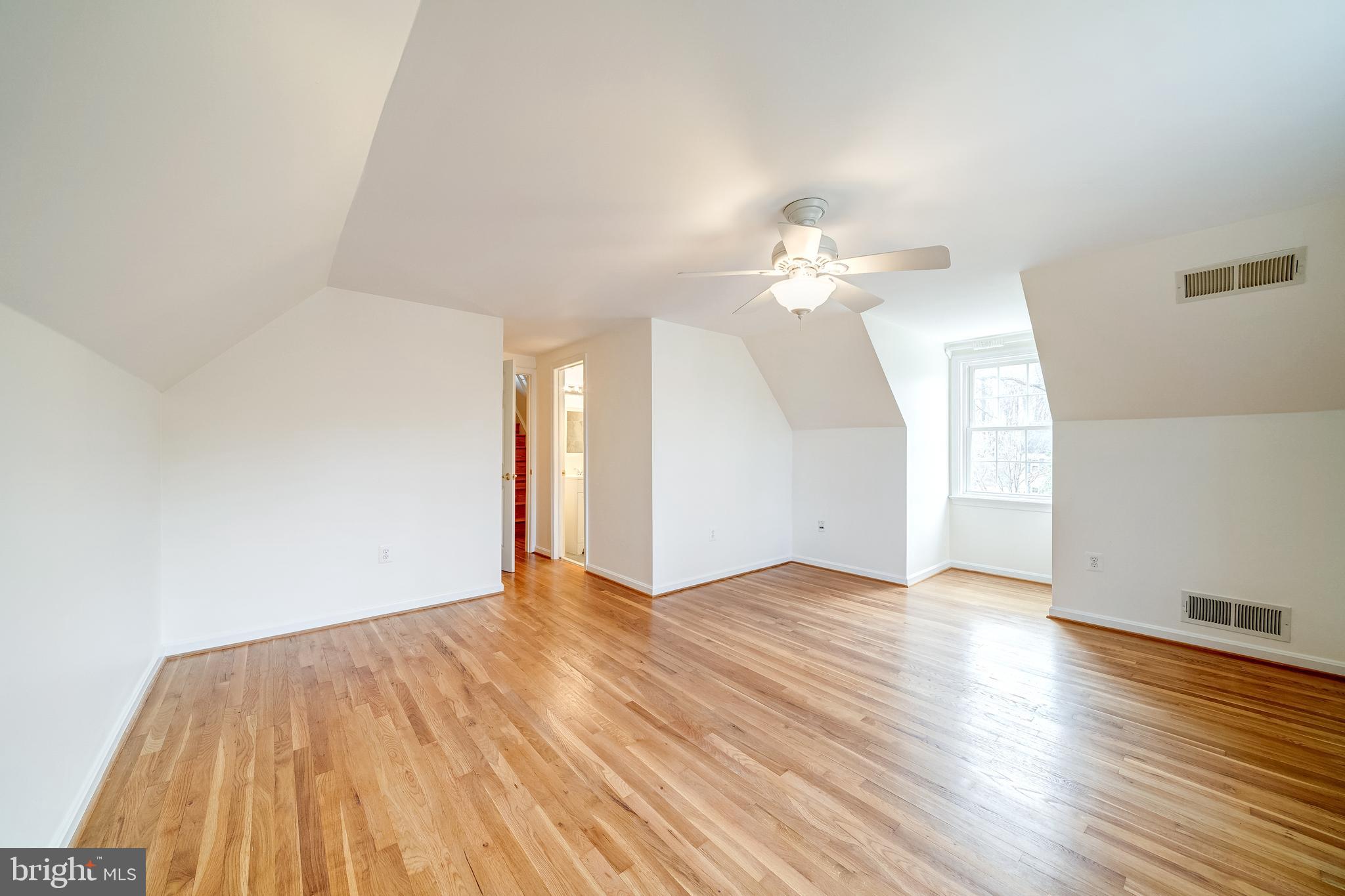 LAYHILL VIEW - Residential Lease