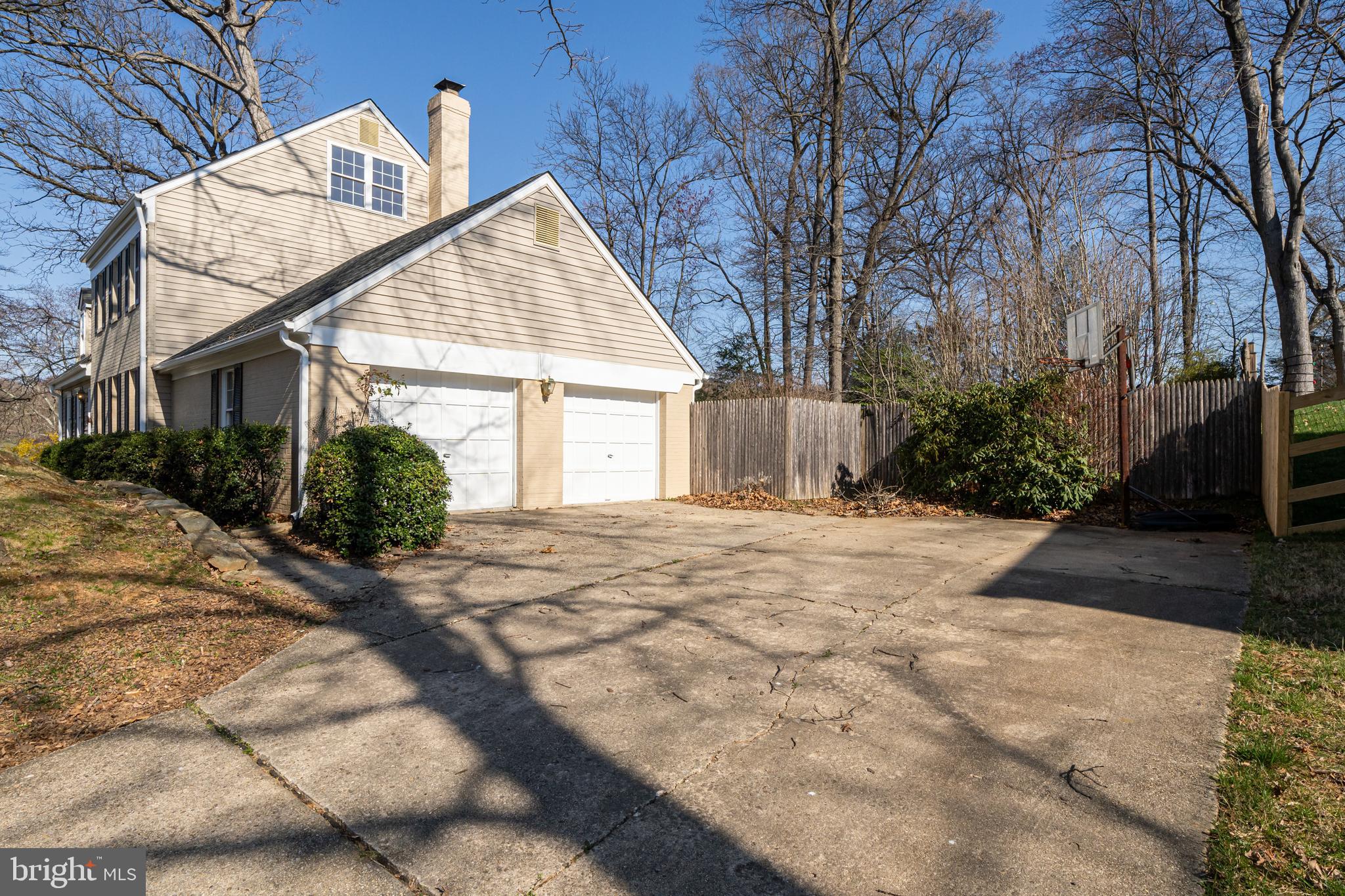 LAYHILL VIEW - Residential Lease