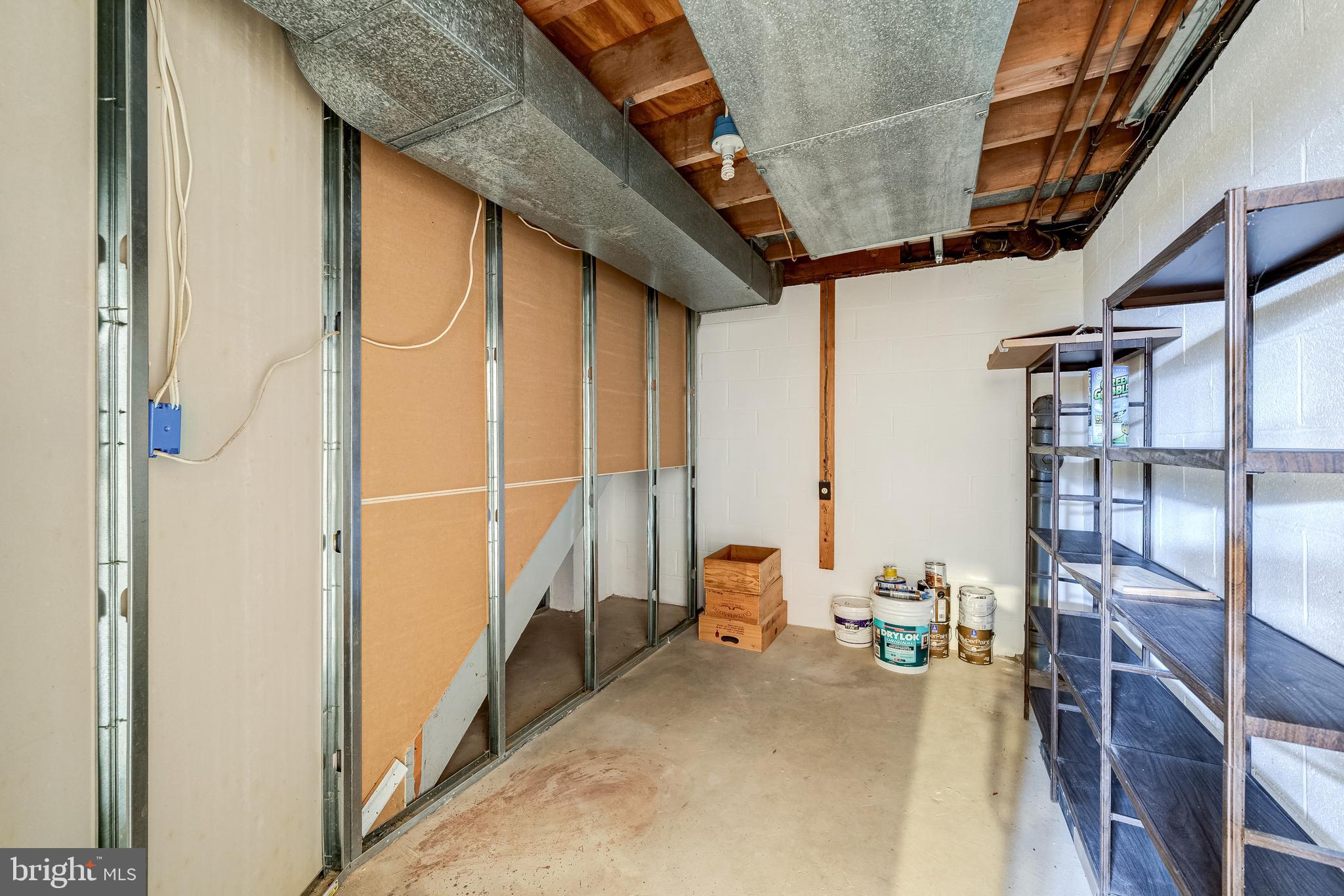 LAYHILL VIEW - Residential Lease