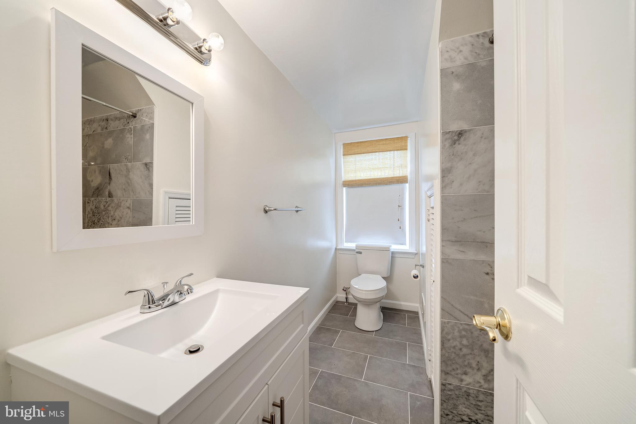 LAYHILL VIEW - Residential Lease