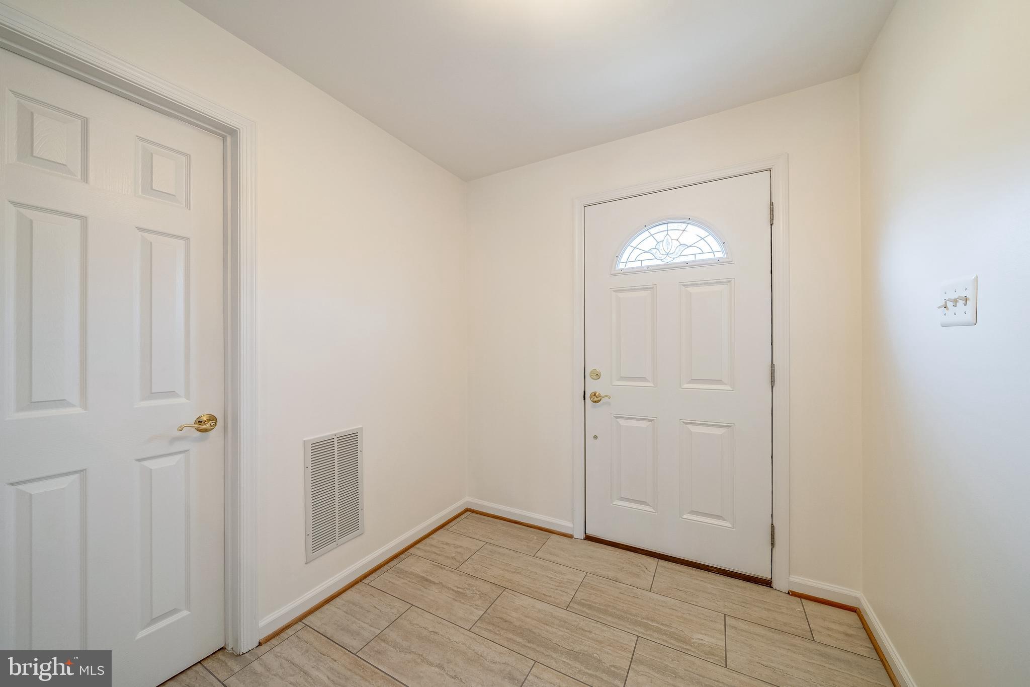 LAYHILL VIEW - Residential Lease