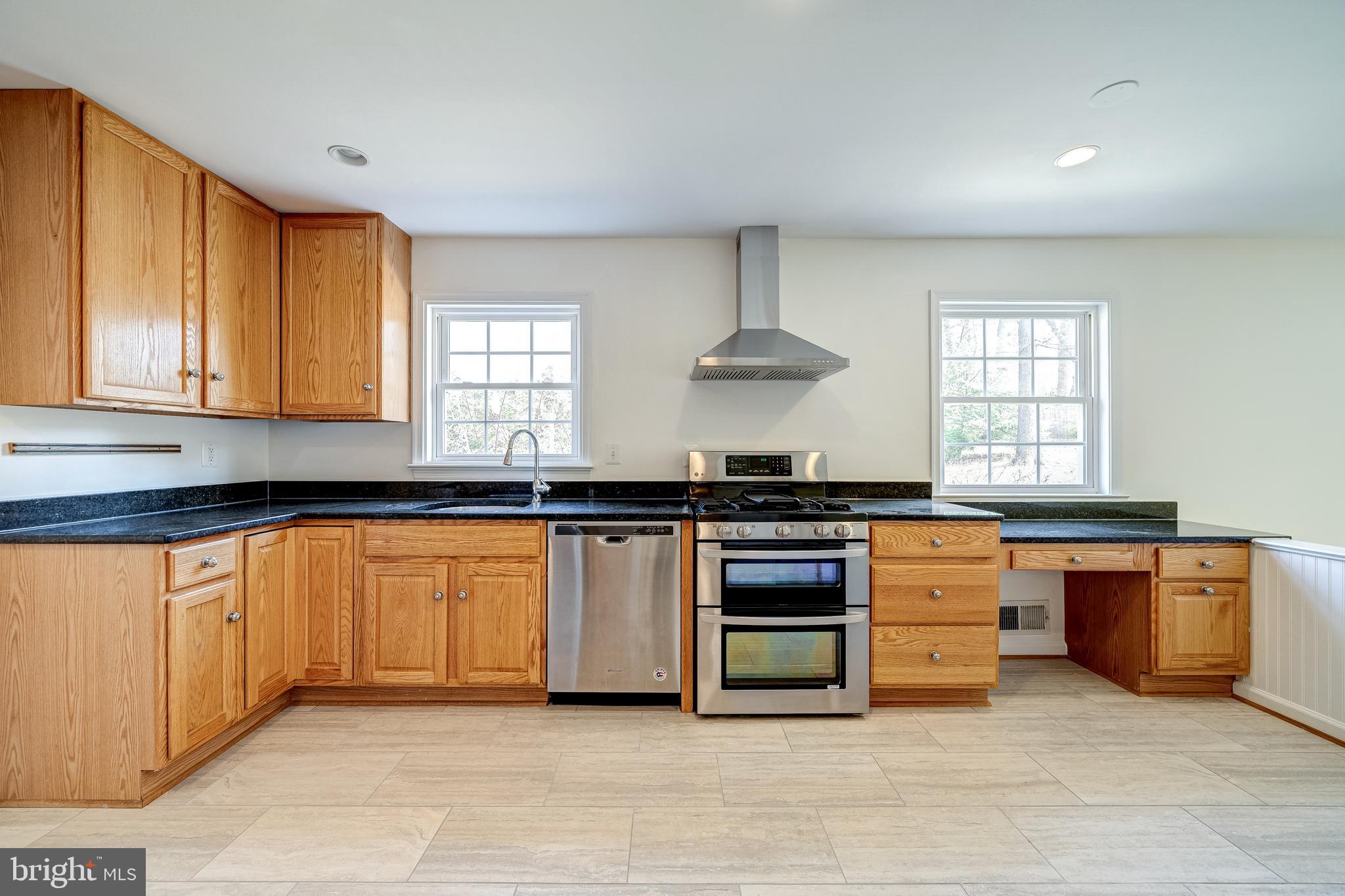 LAYHILL VIEW - Residential Lease