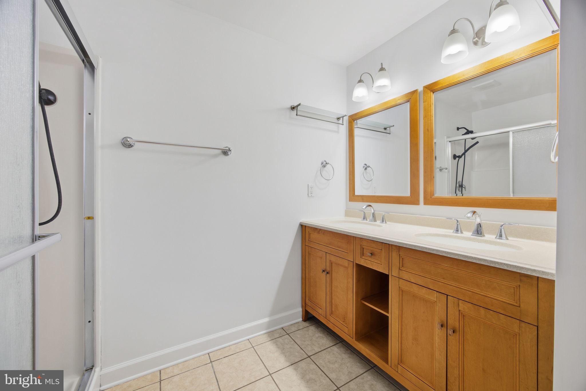 EASTLAND - Residential