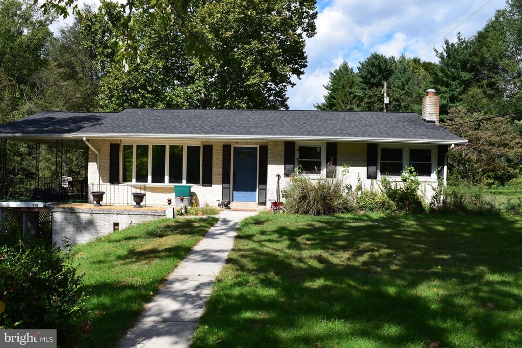 Photo of 999 Sunnyside Road, HUMMELSTOWN, PA 17036 (MLS # PADA2051072)