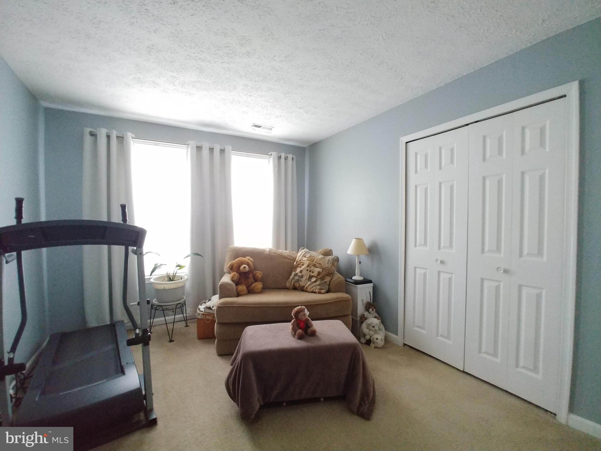 ST CHARLES HAMPSHIRE - Residential