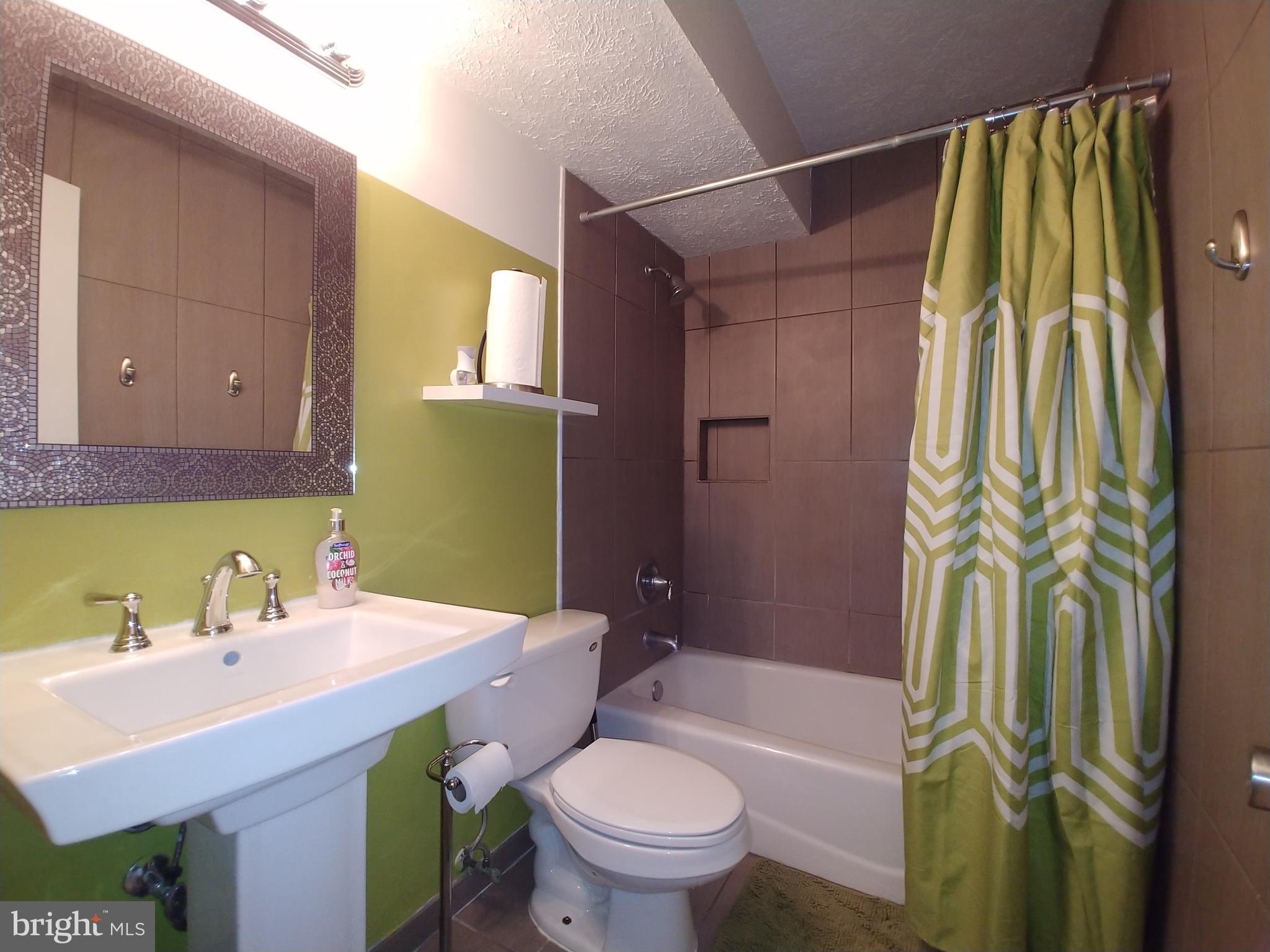 ST CHARLES HAMPSHIRE - Residential