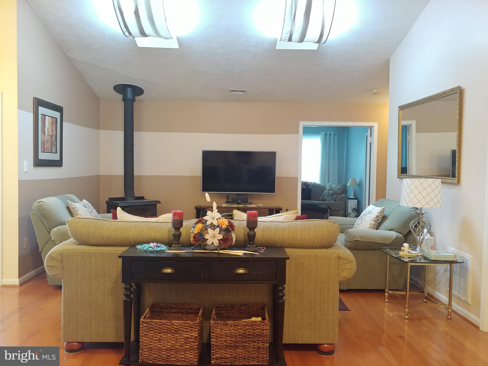 ST CHARLES HAMPSHIRE - Residential